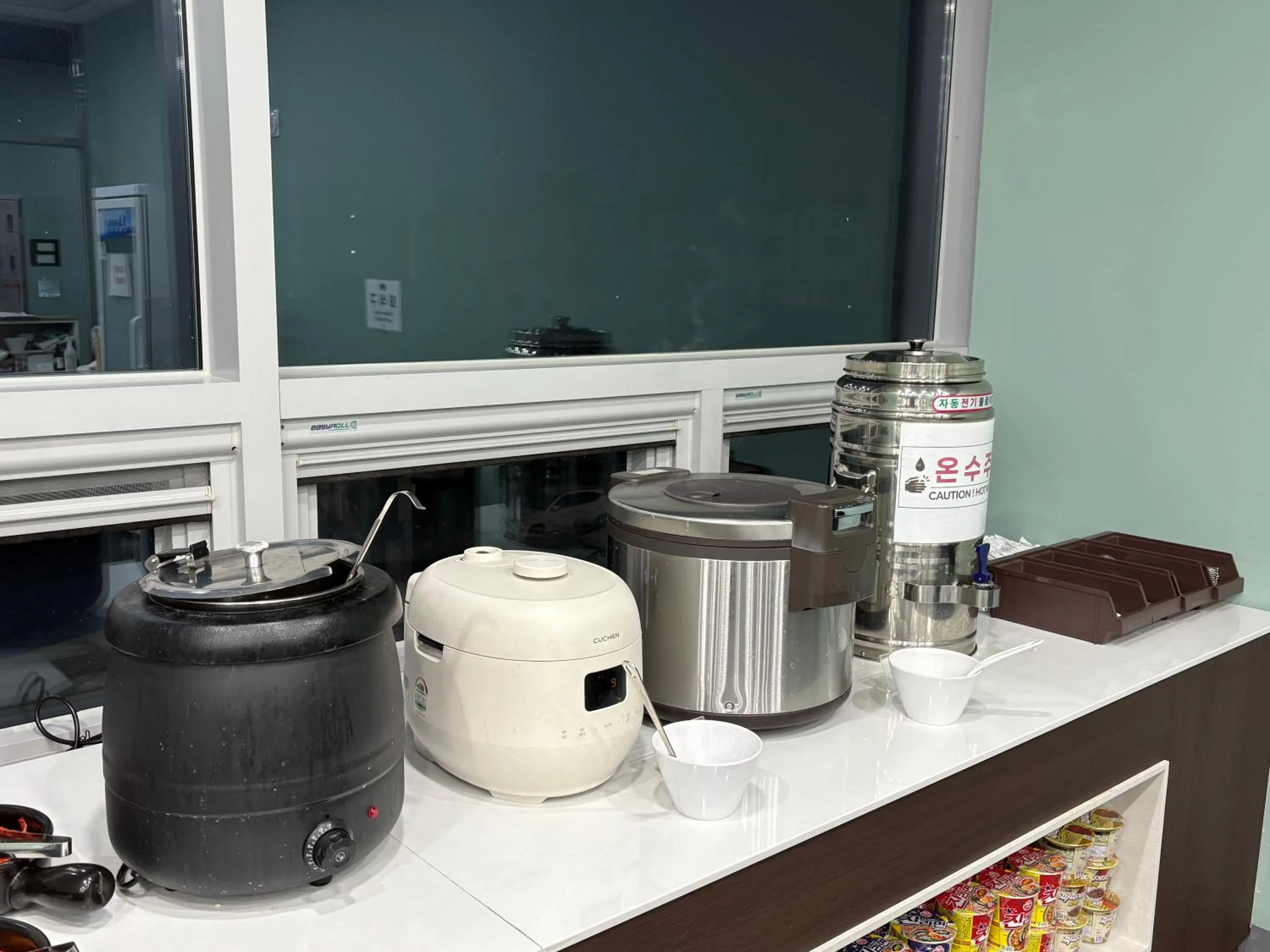 Restaurant/places to eat in H Avenue Sasang Station Residence Hotel