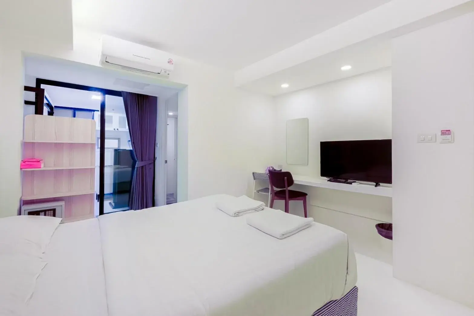 Bedroom, Bed in 24 Hills Hotel Bedroom, Bed in 24 Hills Hotel