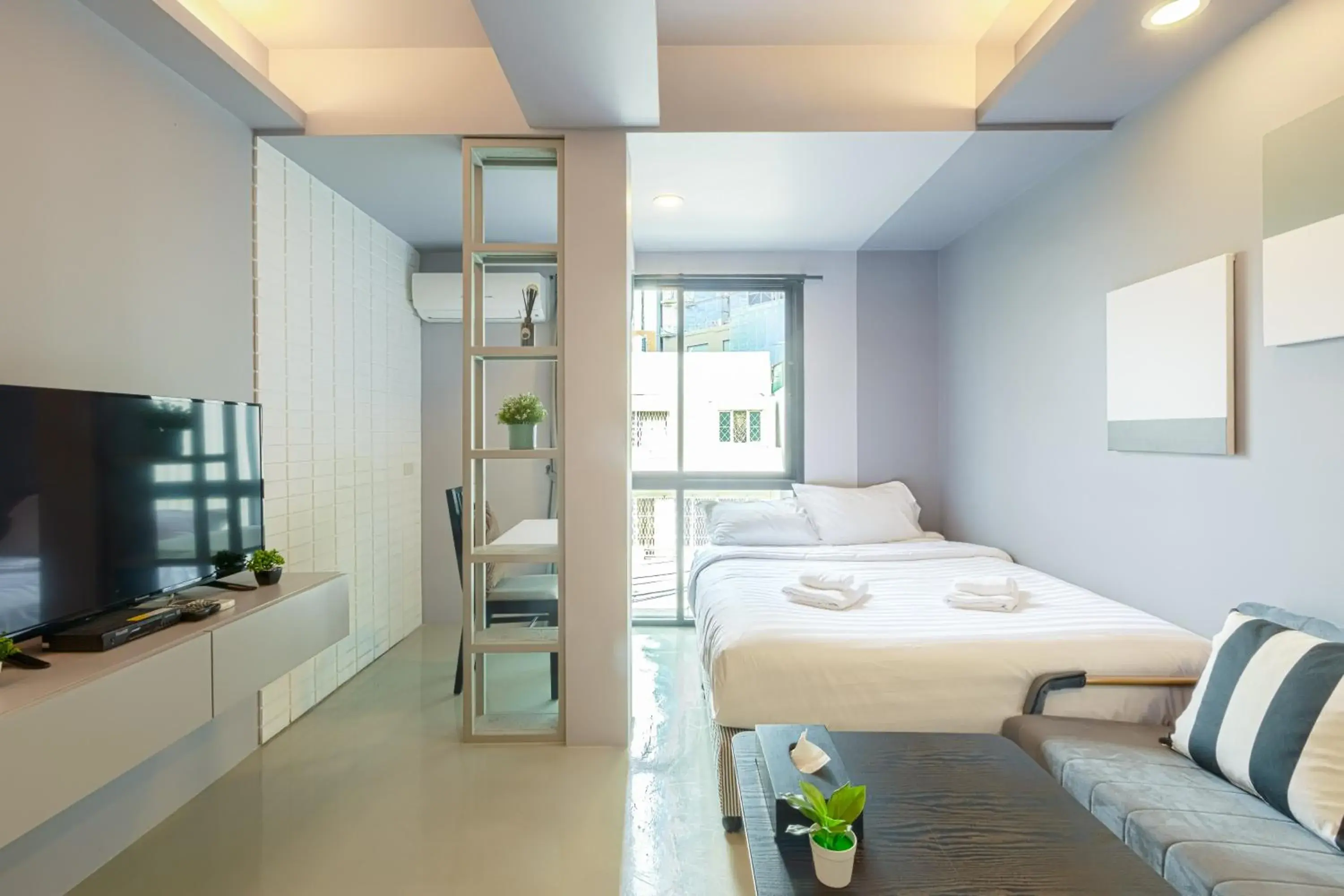 Bedroom, Bed in Quite Grove Hotel Bedroom, Bed in Quite Grove Hotel