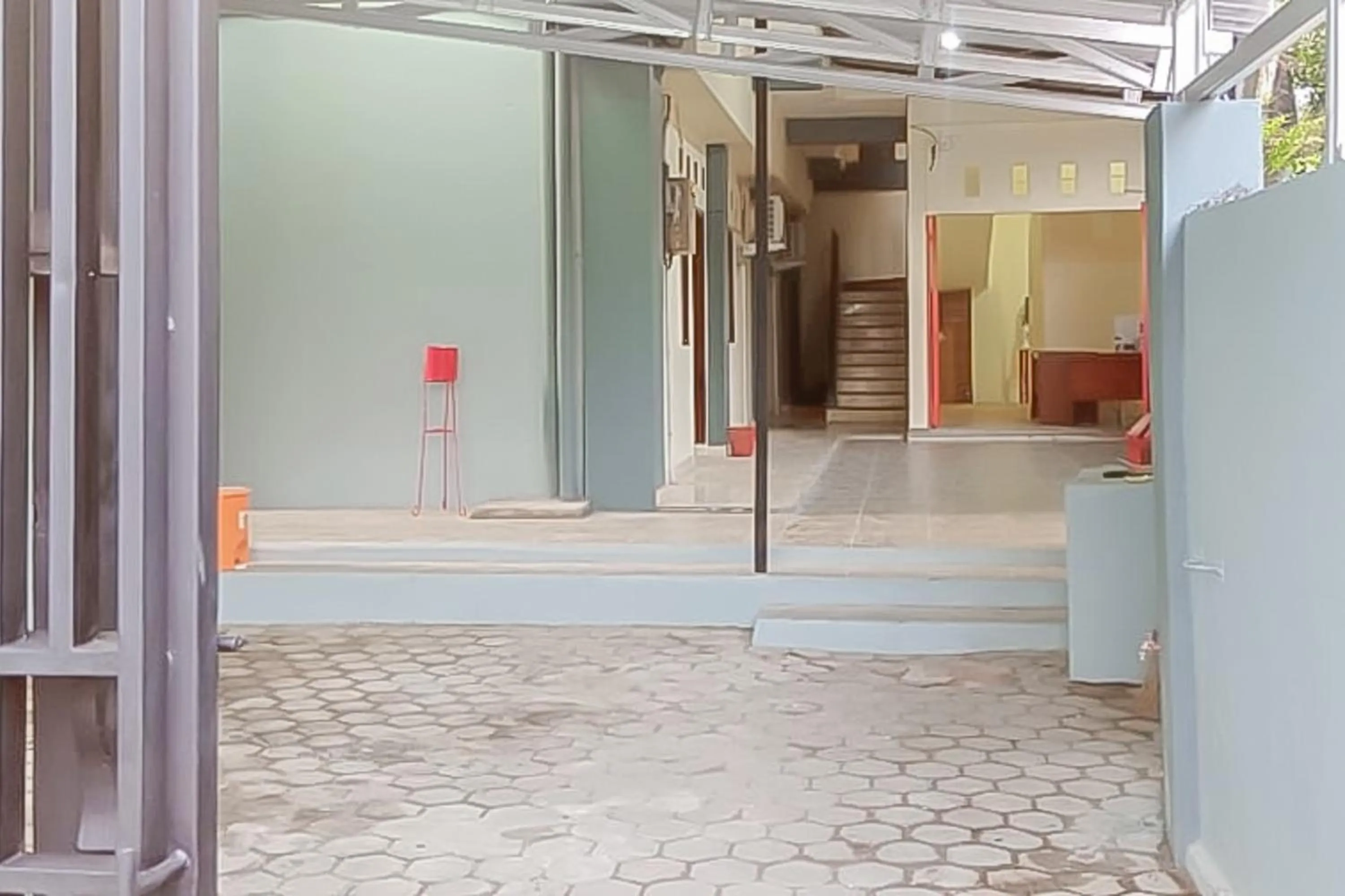 Property building in Urbanview Hotel Maharani Garut