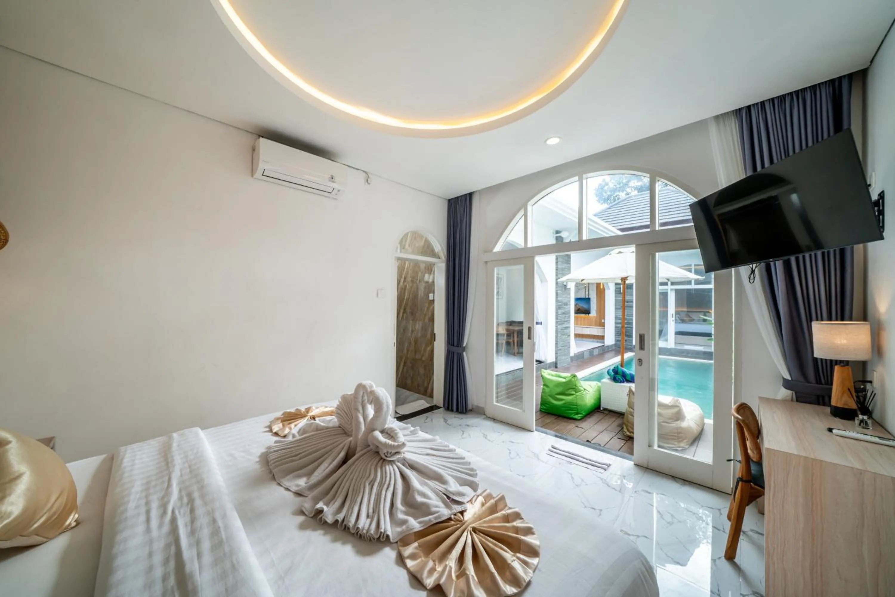 Bedroom, Bed in Dikubu Bali Villa and Suites