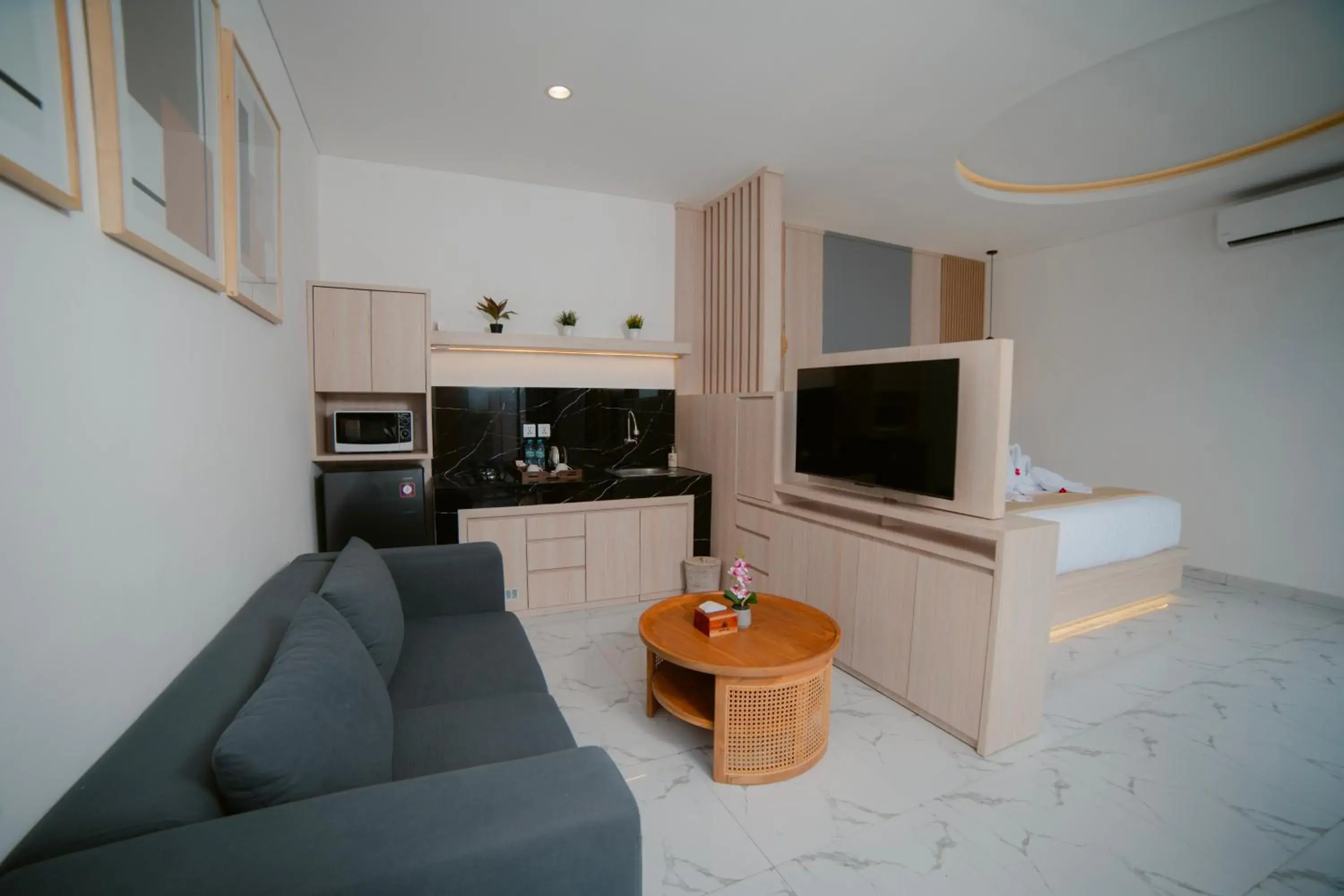 TV and multimedia in Dikubu Bali Villa and Suites TV and multimedia in Dikubu Bali Villa and Suites