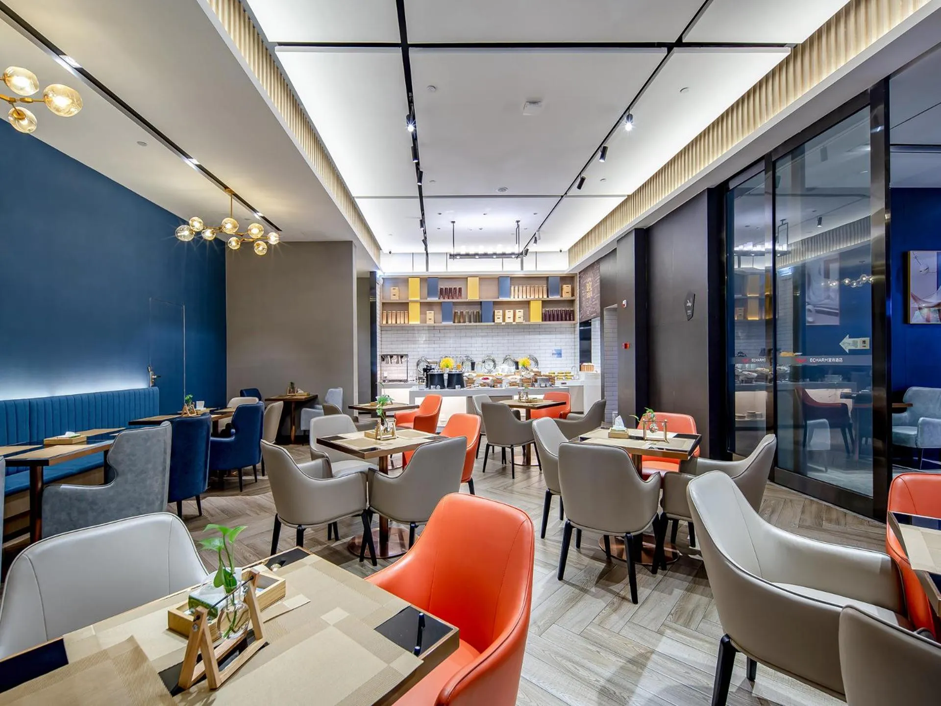 Restaurant/places to eat in Echarm Hotel Guigang Pingnan Central Plaza Branch