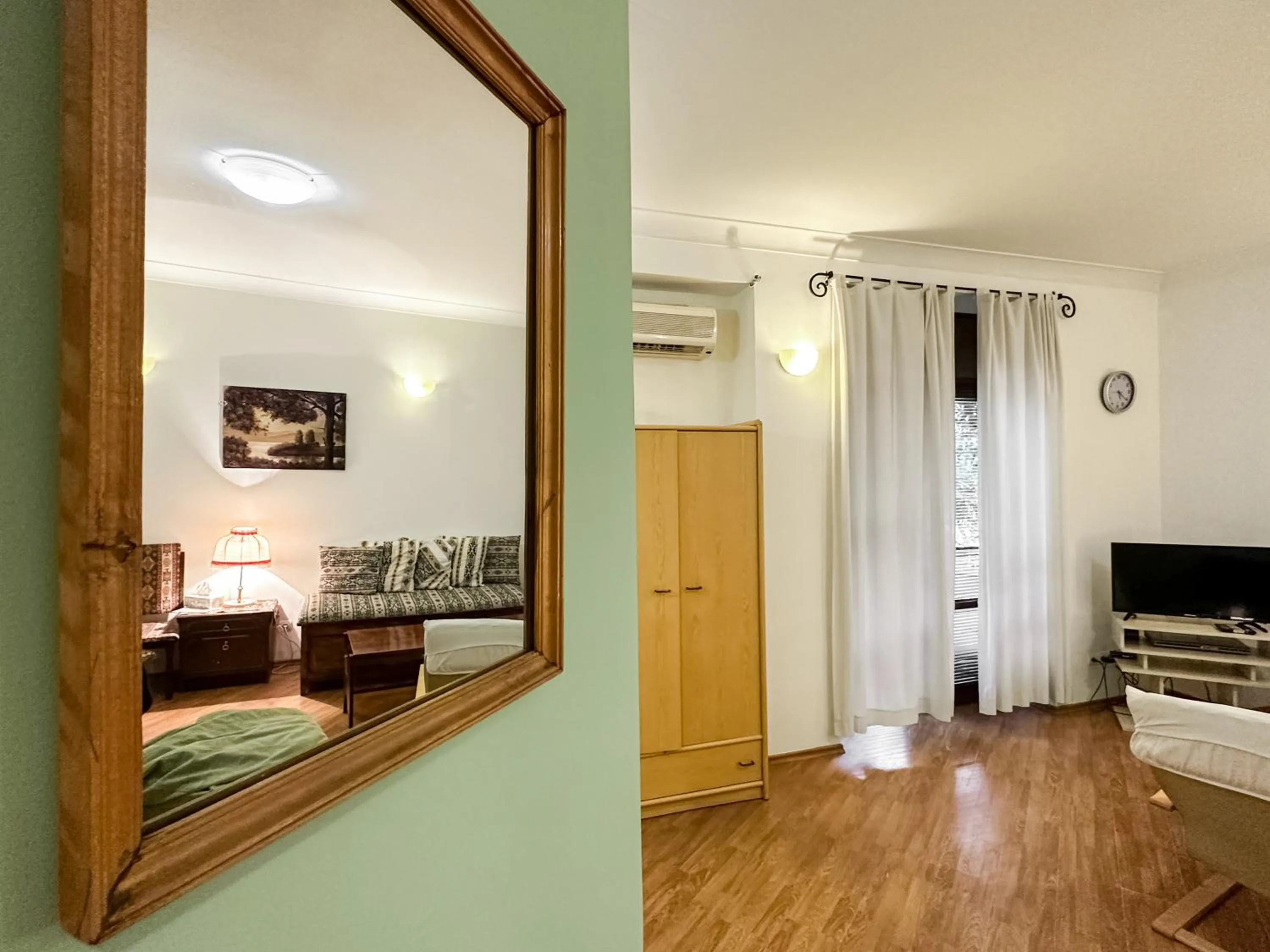 Living room, Bed in RIS Central Apartments Yerevan