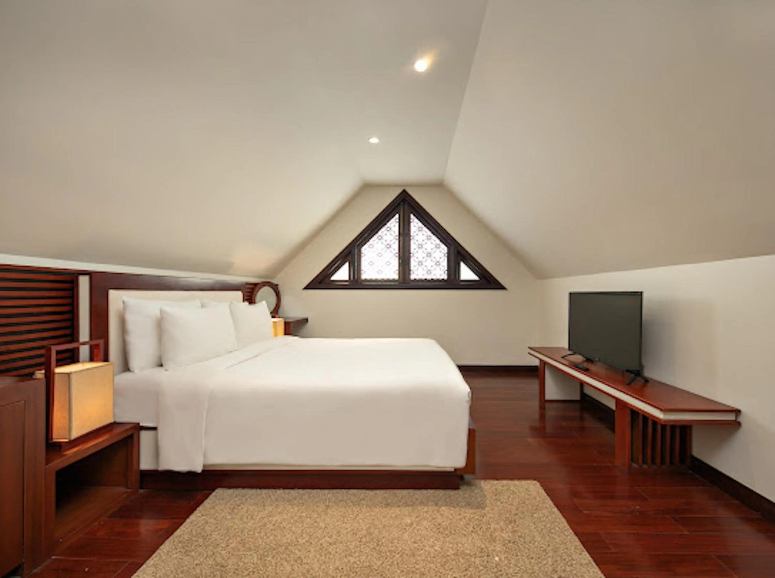 Communal lounge/ TV room, Bed in Purama Villas Luxury Resort Da Nang