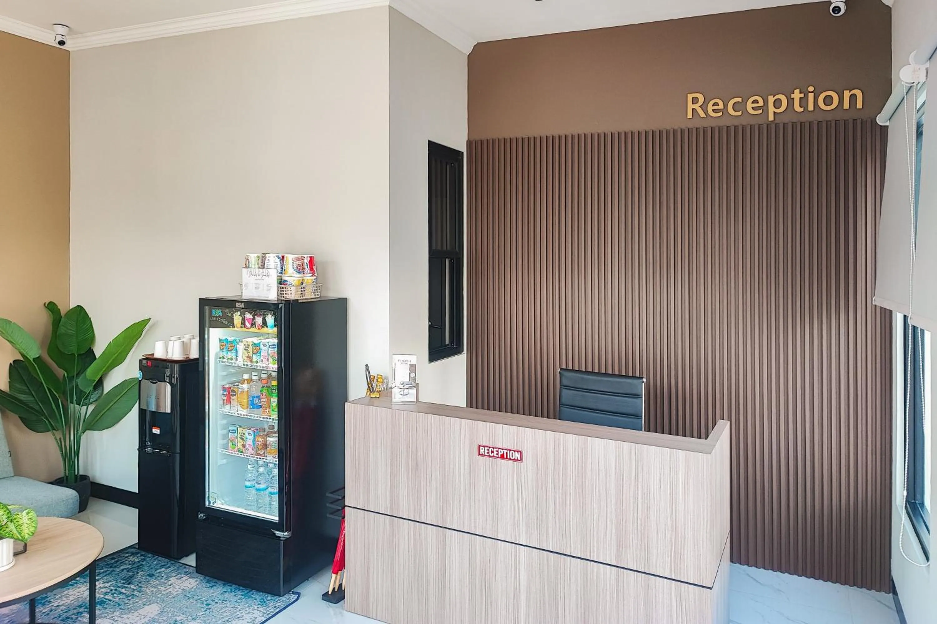 Lobby or reception in Urbanview Hotel at Pesona Guest House Jambi