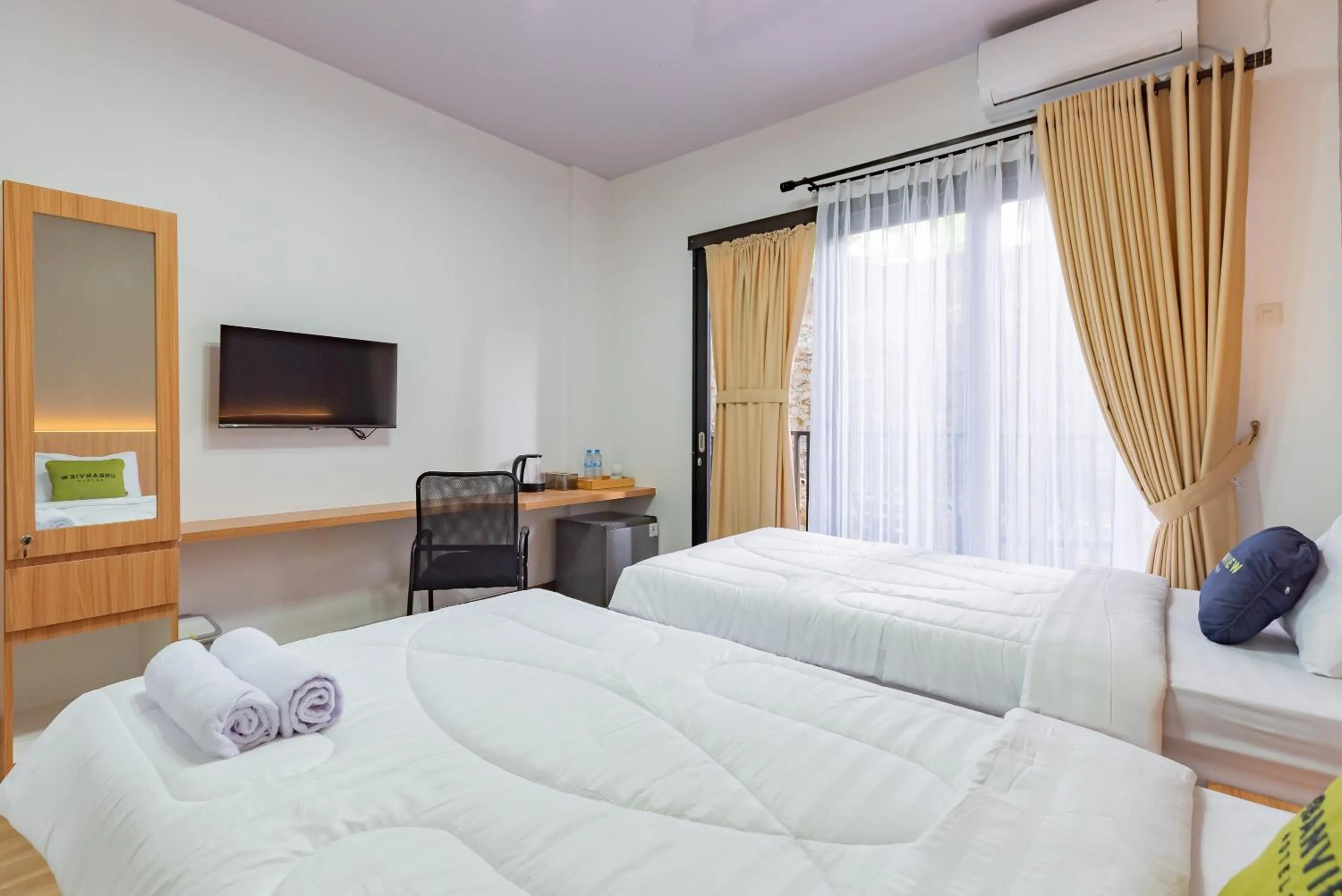 Bedroom, Bed in Urbanview Hotel Inkoppabri Cisarua Puncak