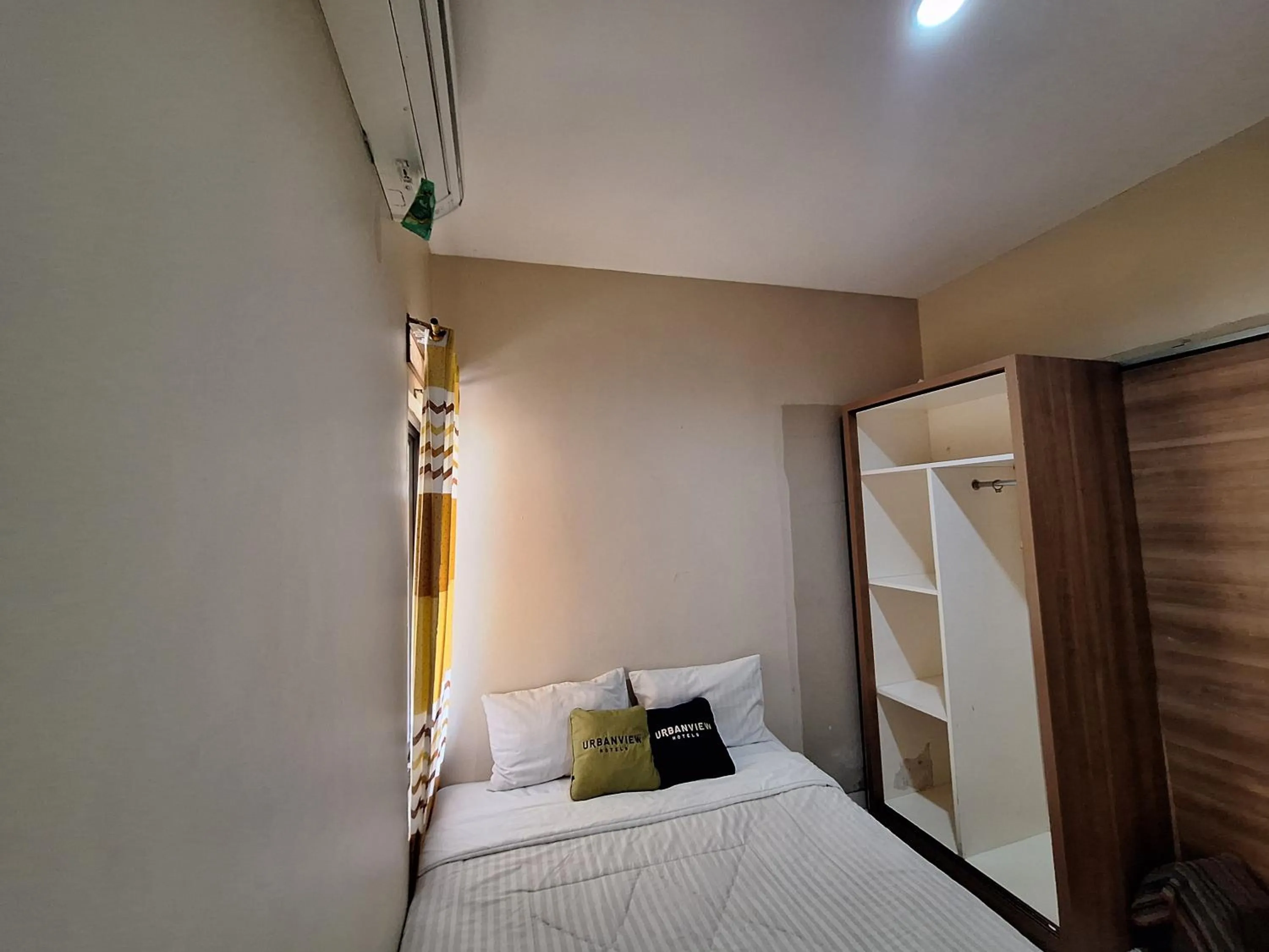 Bedroom, Bed in Urbanview Hotel Inkoppabri Cisarua Puncak