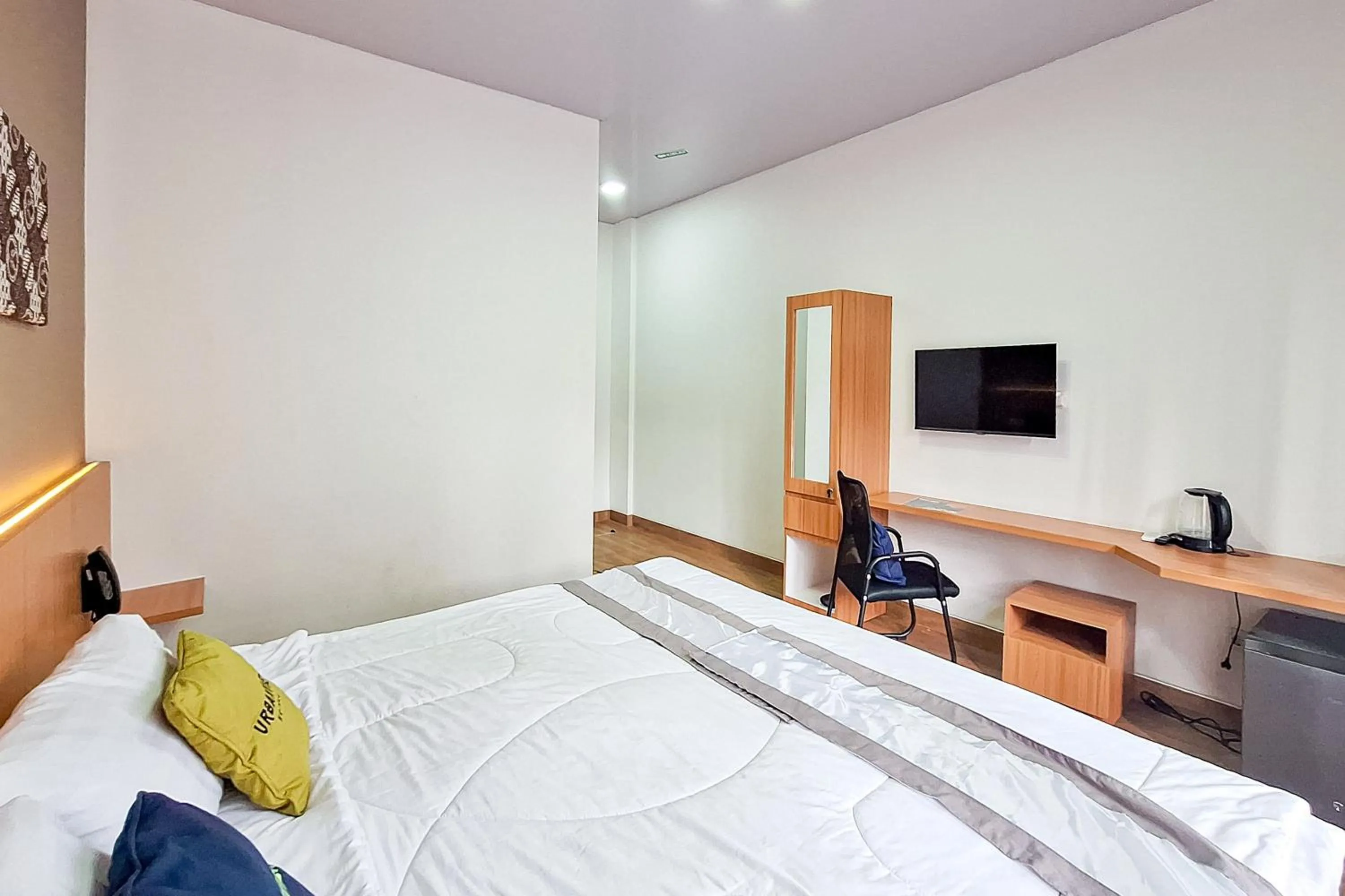 Bedroom, Bed in Urbanview Hotel Inkoppabri Cisarua Puncak