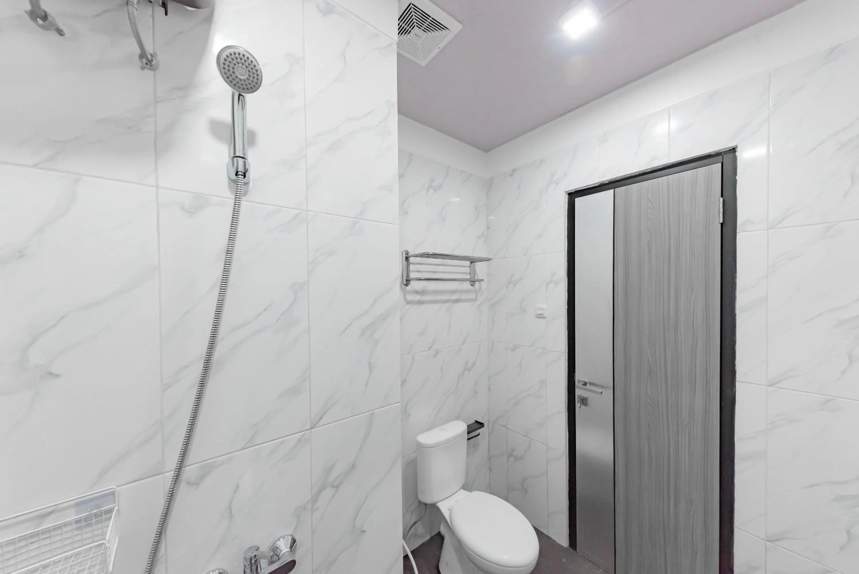 Bathroom in Urbanview Hotel Inkoppabri Cisarua Puncak