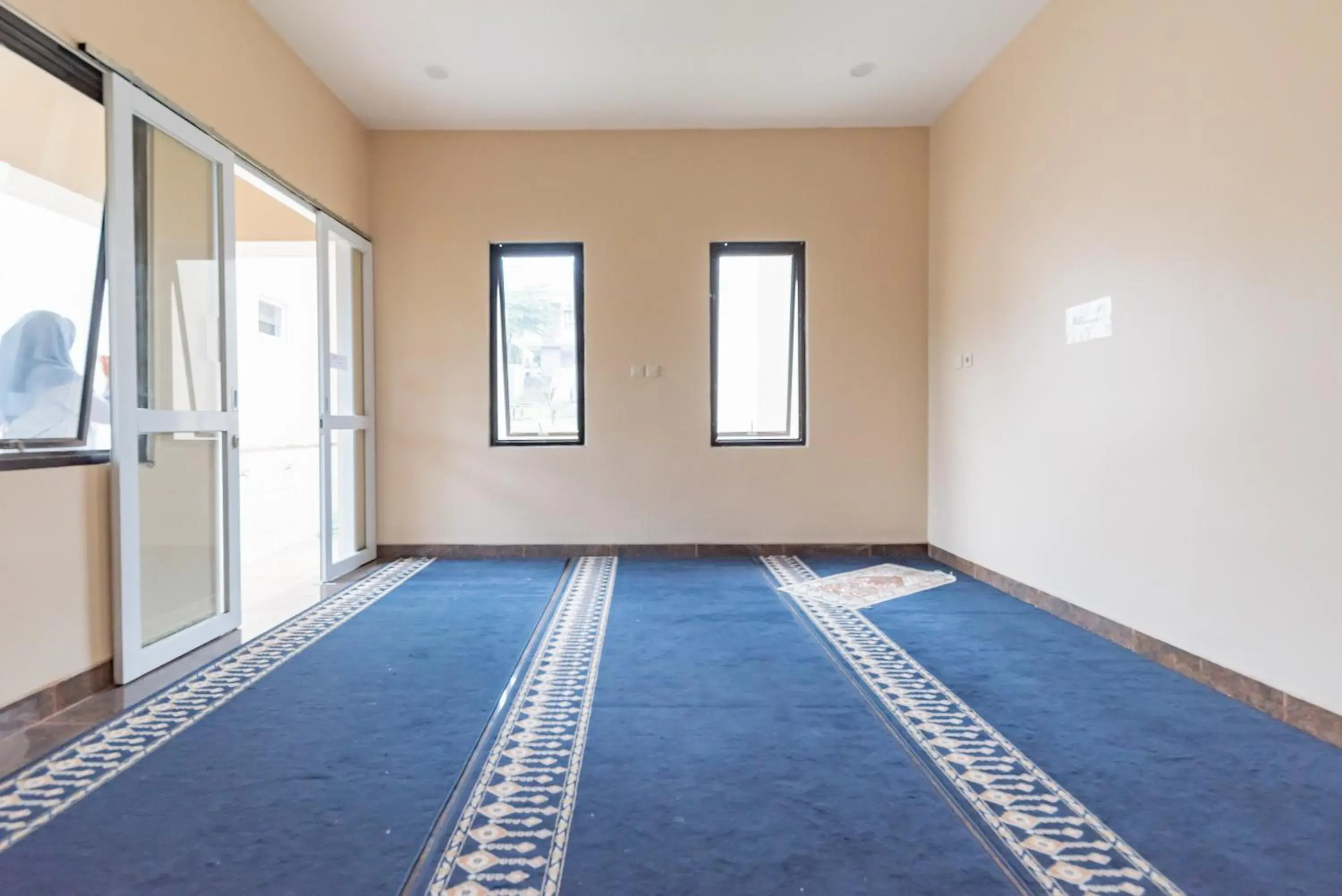 Property building in Urbanview Hotel Inkoppabri Cisarua Puncak Property building in Urbanview Hotel Inkoppabri Cisarua Puncak