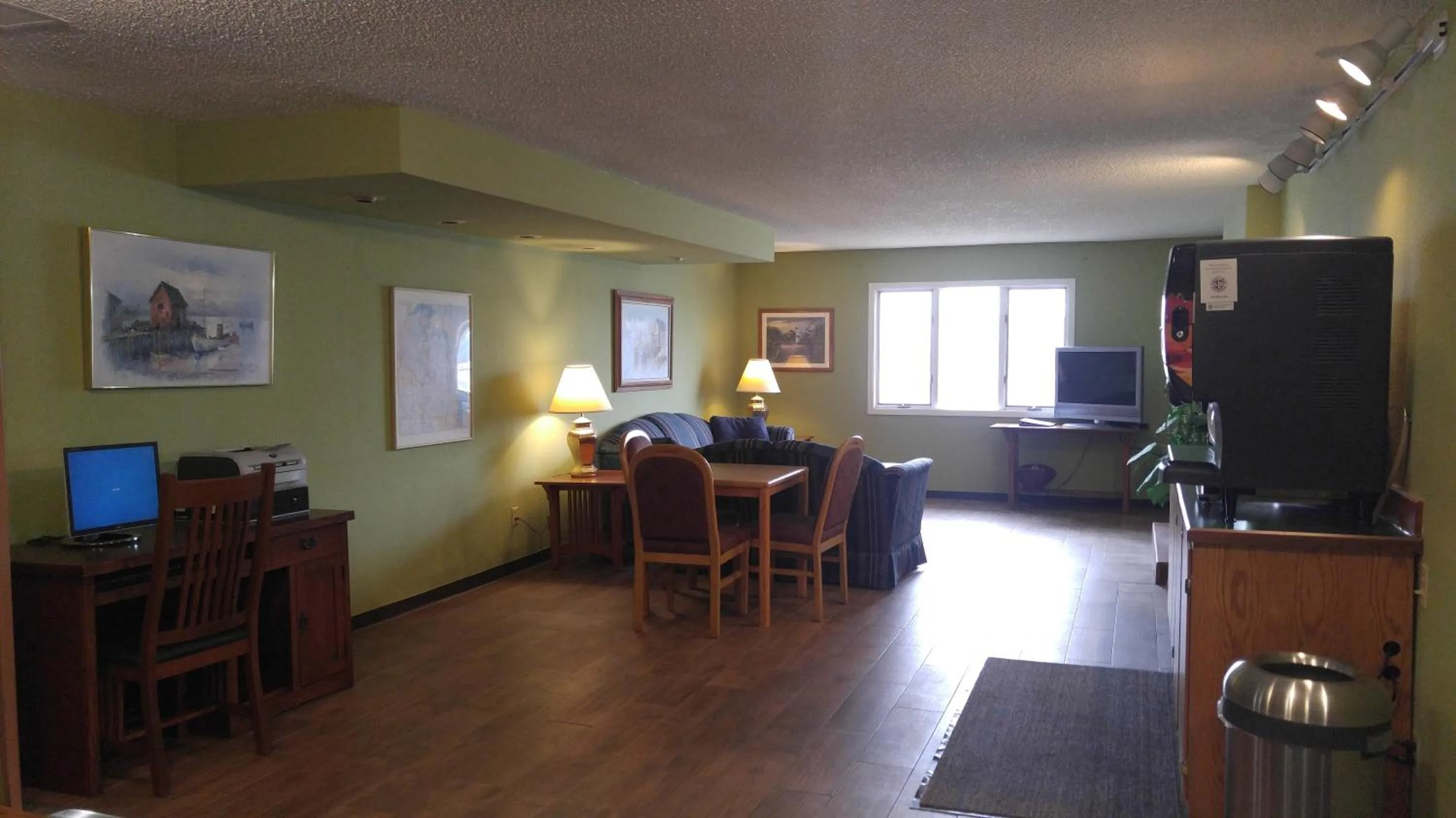 Lobby or reception in Harbor Lights Lodge