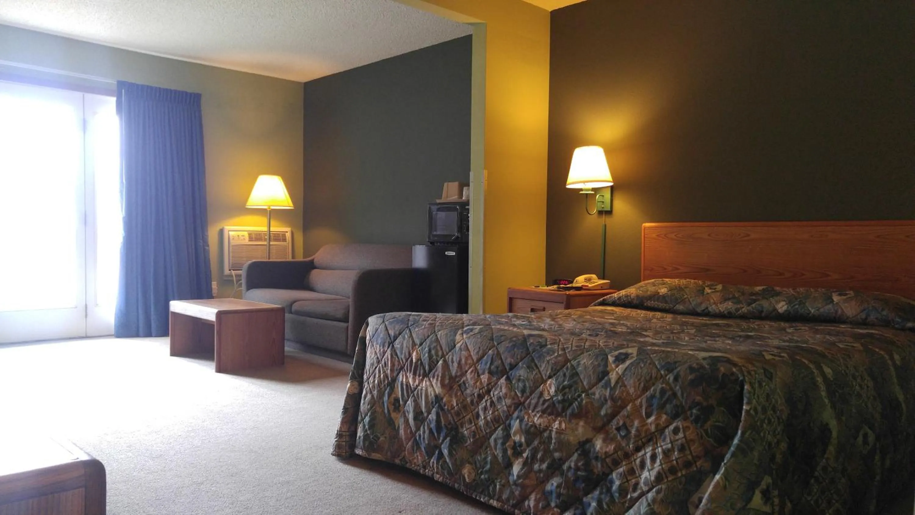 Other, Bed in Harbor Lights Lodge