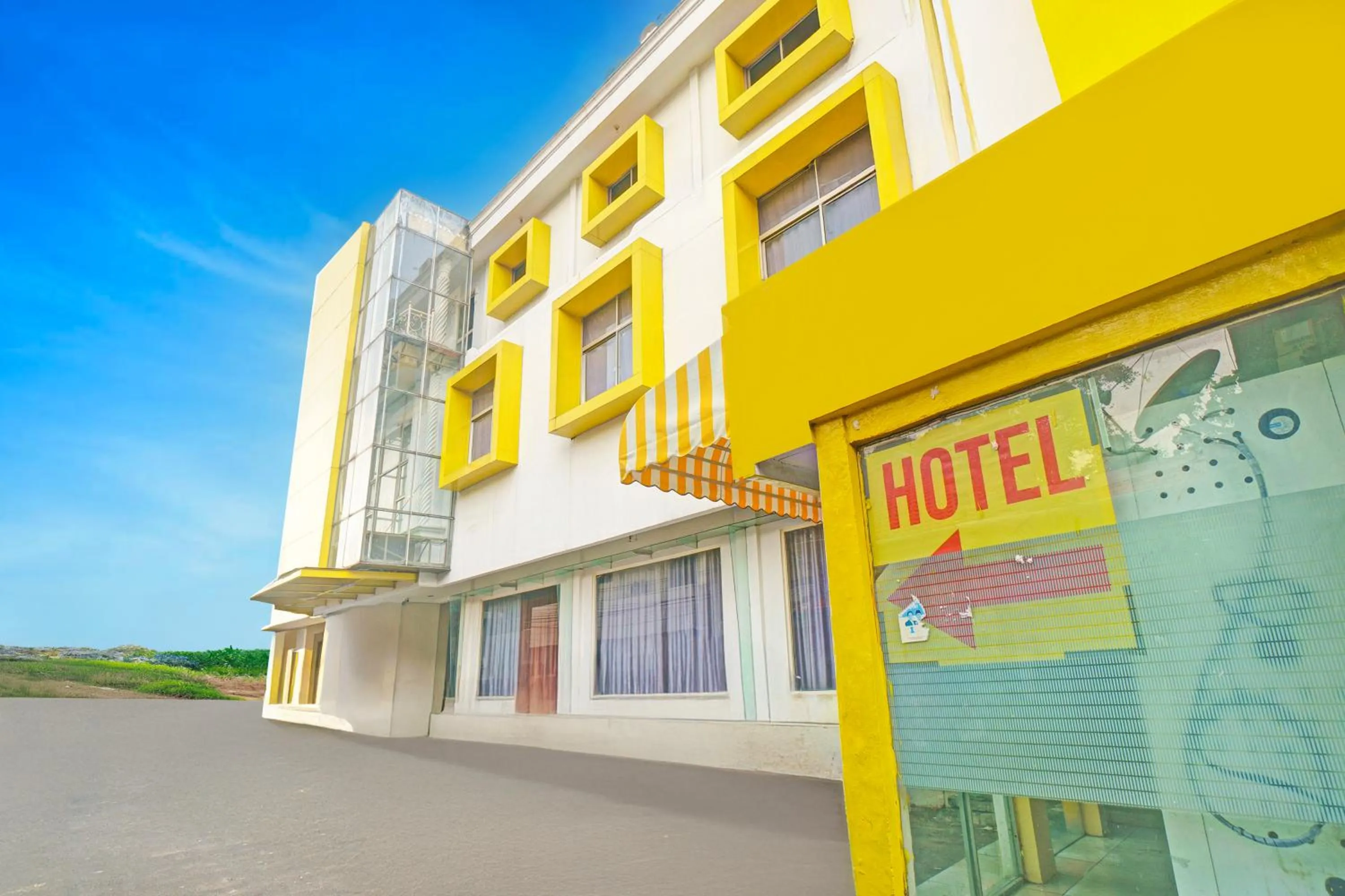 Property building in Collection O Tanah Abang Near Stasiun Tanah Abang Formerly Hotel Bimo Slipi