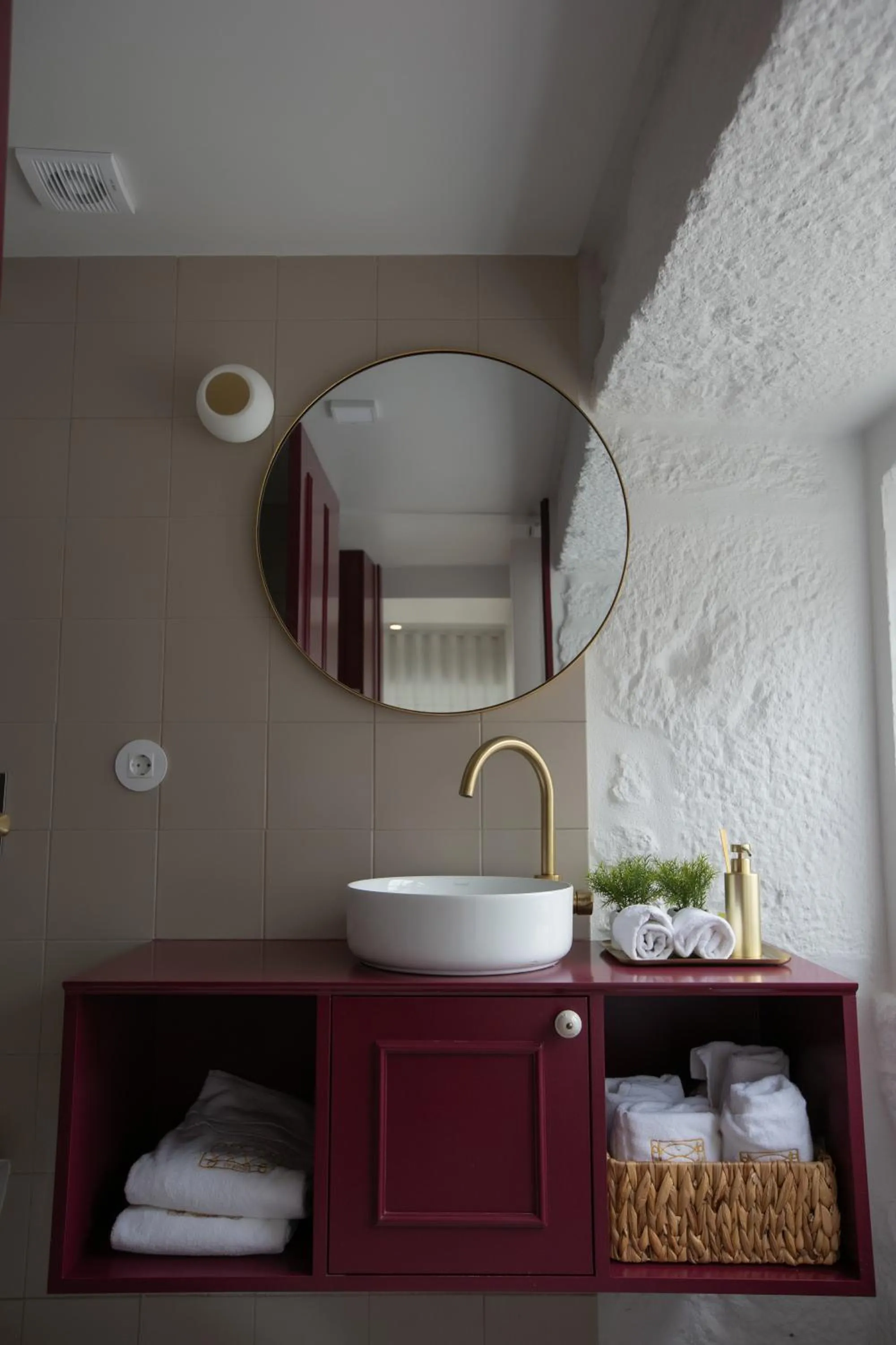 Bathroom in Trovador Guest House