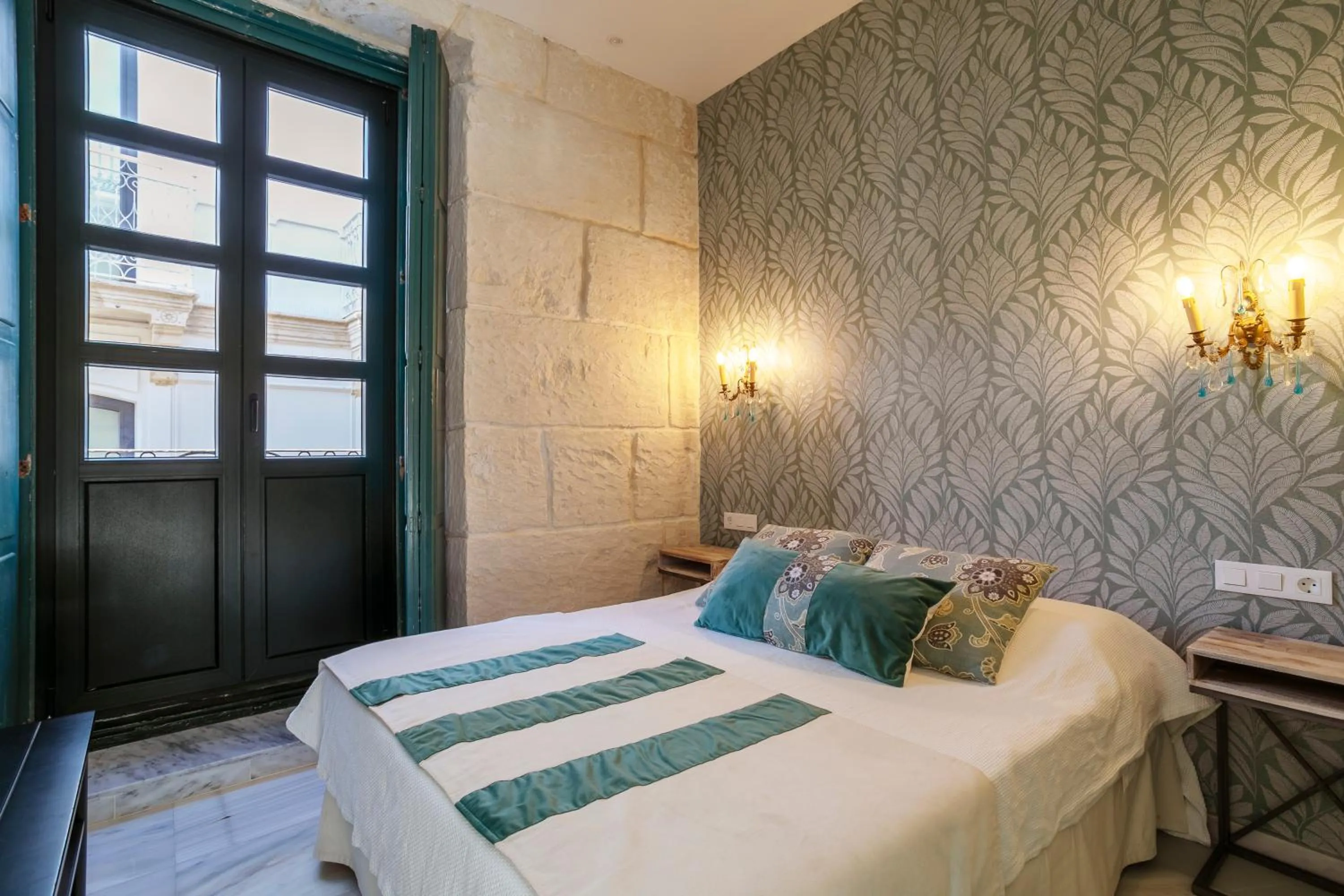 Bedroom, Bed in Luces de Catedral