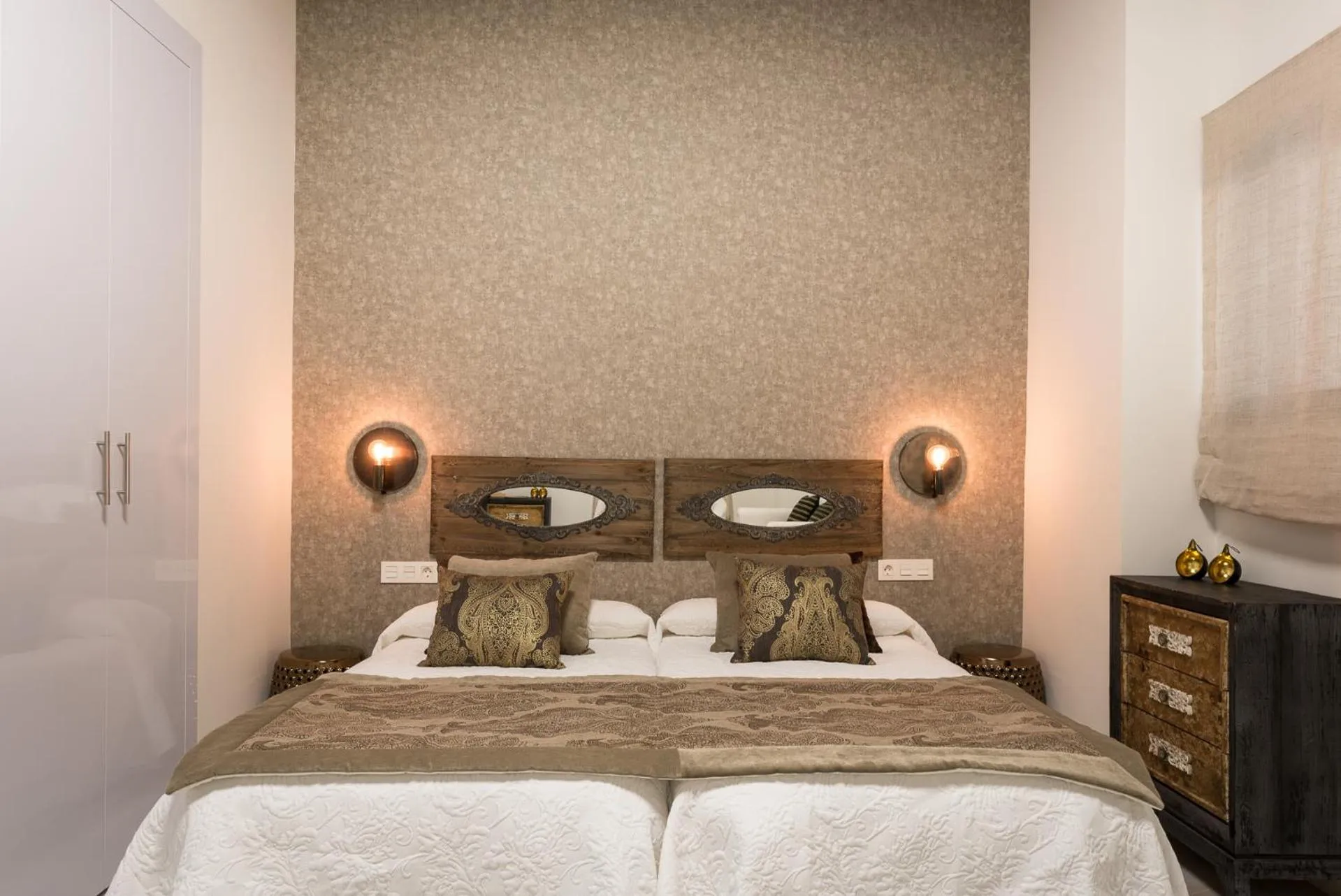 Bedroom, Bed in Luces de Catedral