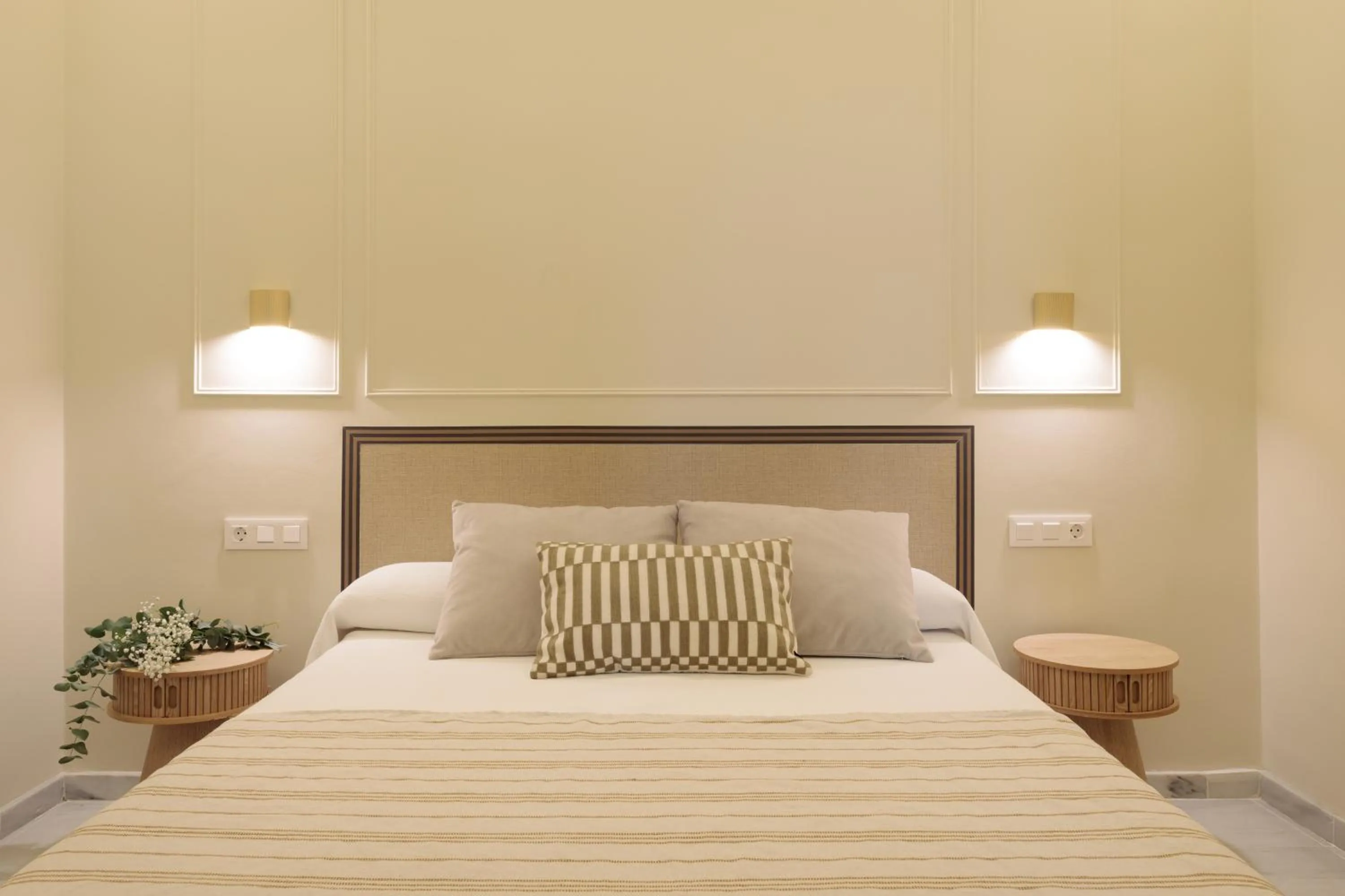 Bedroom, Bed in Luces de Catedral