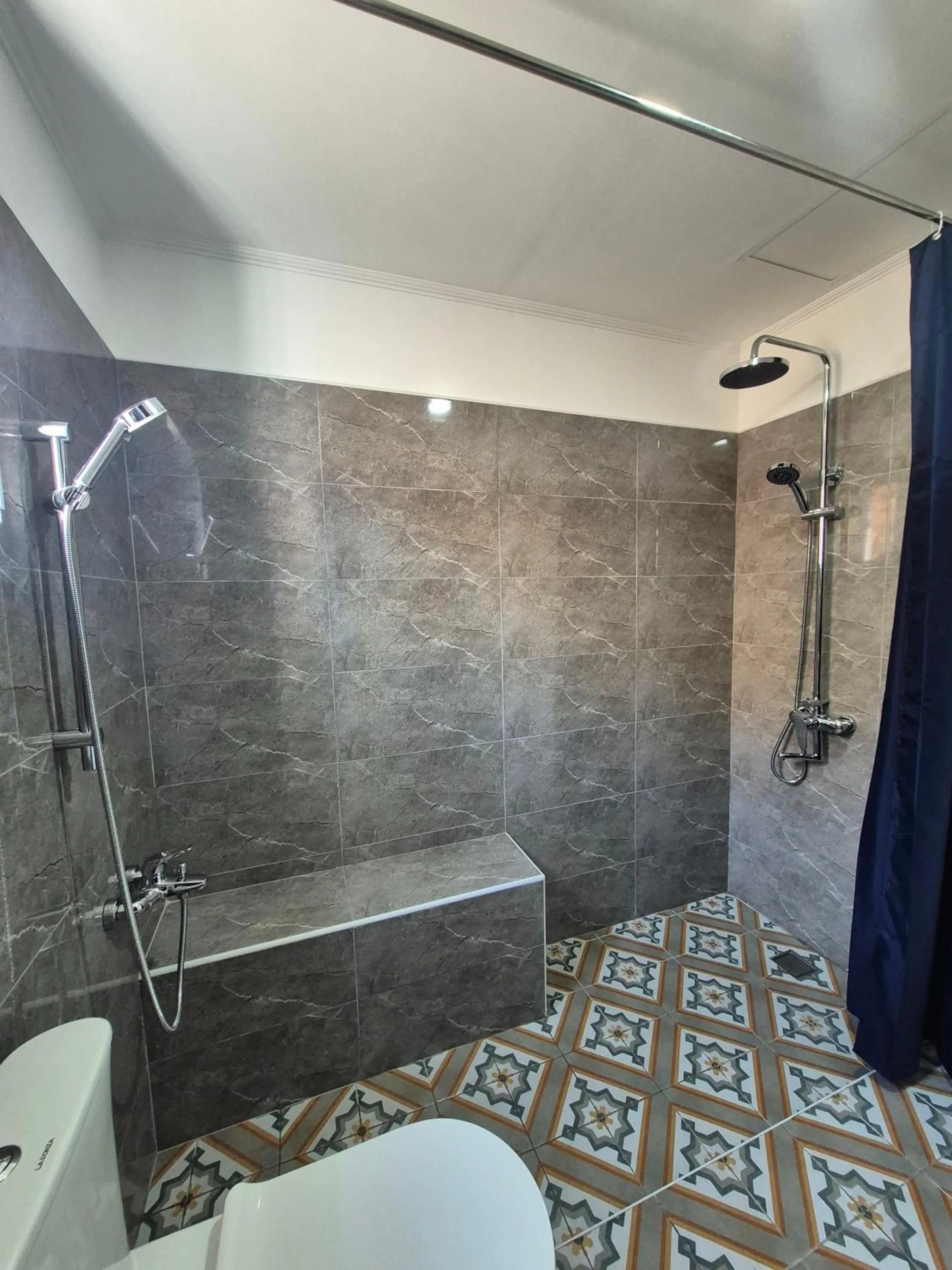 Bathroom in Kav&#x27;s Beach Resort