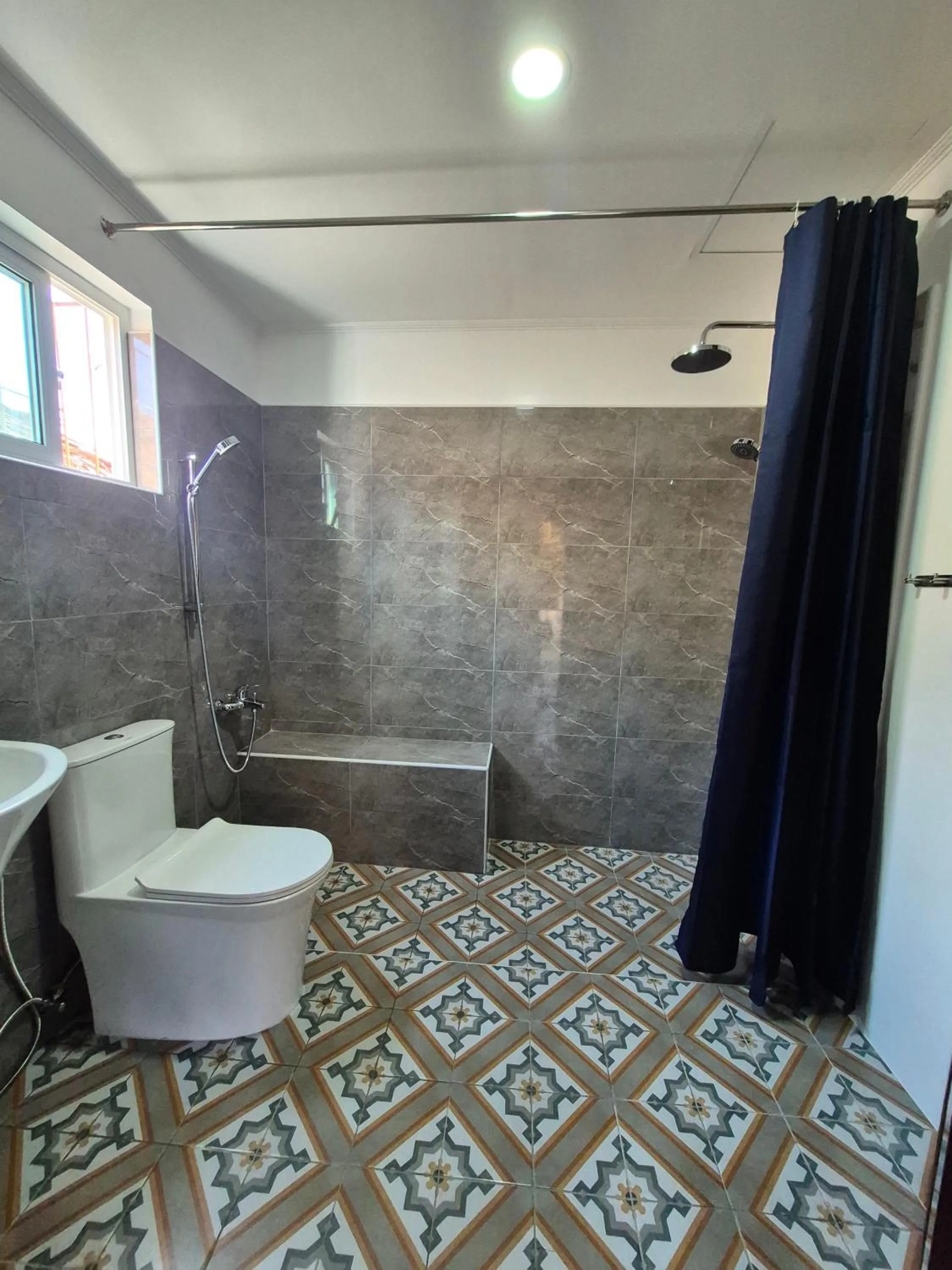 Bathroom in Kav&#x27;s Beach Resort