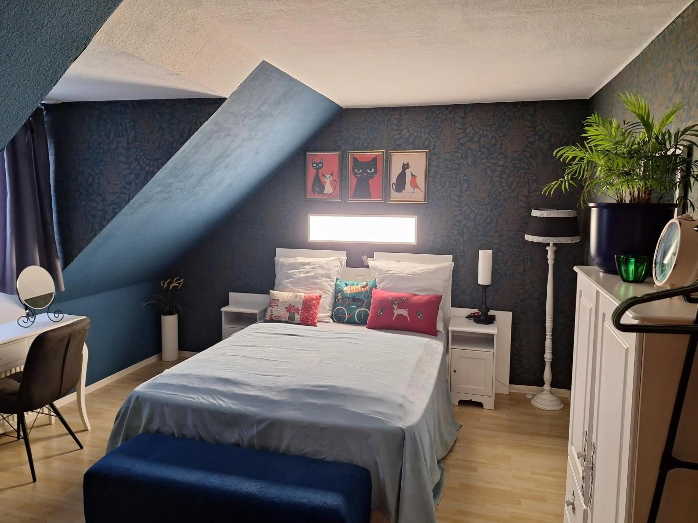 Bedroom, Bed in WOB Hotel