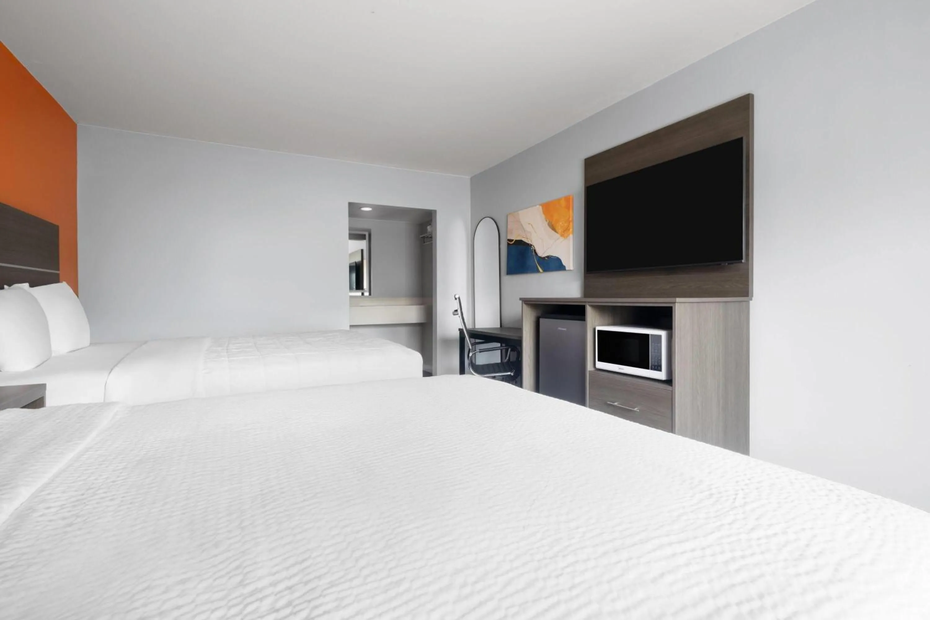 Photo of the whole room, Bed in Baymont by Wyndham Salisbury MD