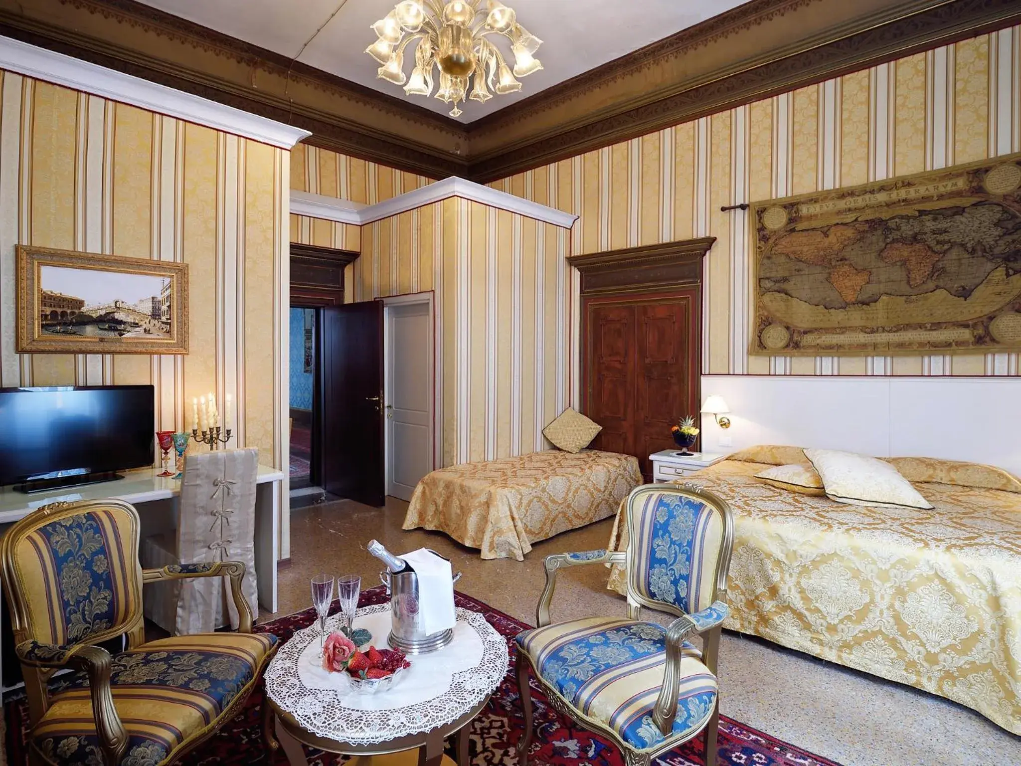 View (from property/room), Bed in Hotel Corte dei Greci View (from property/room), Bed in Hotel Corte dei Greci