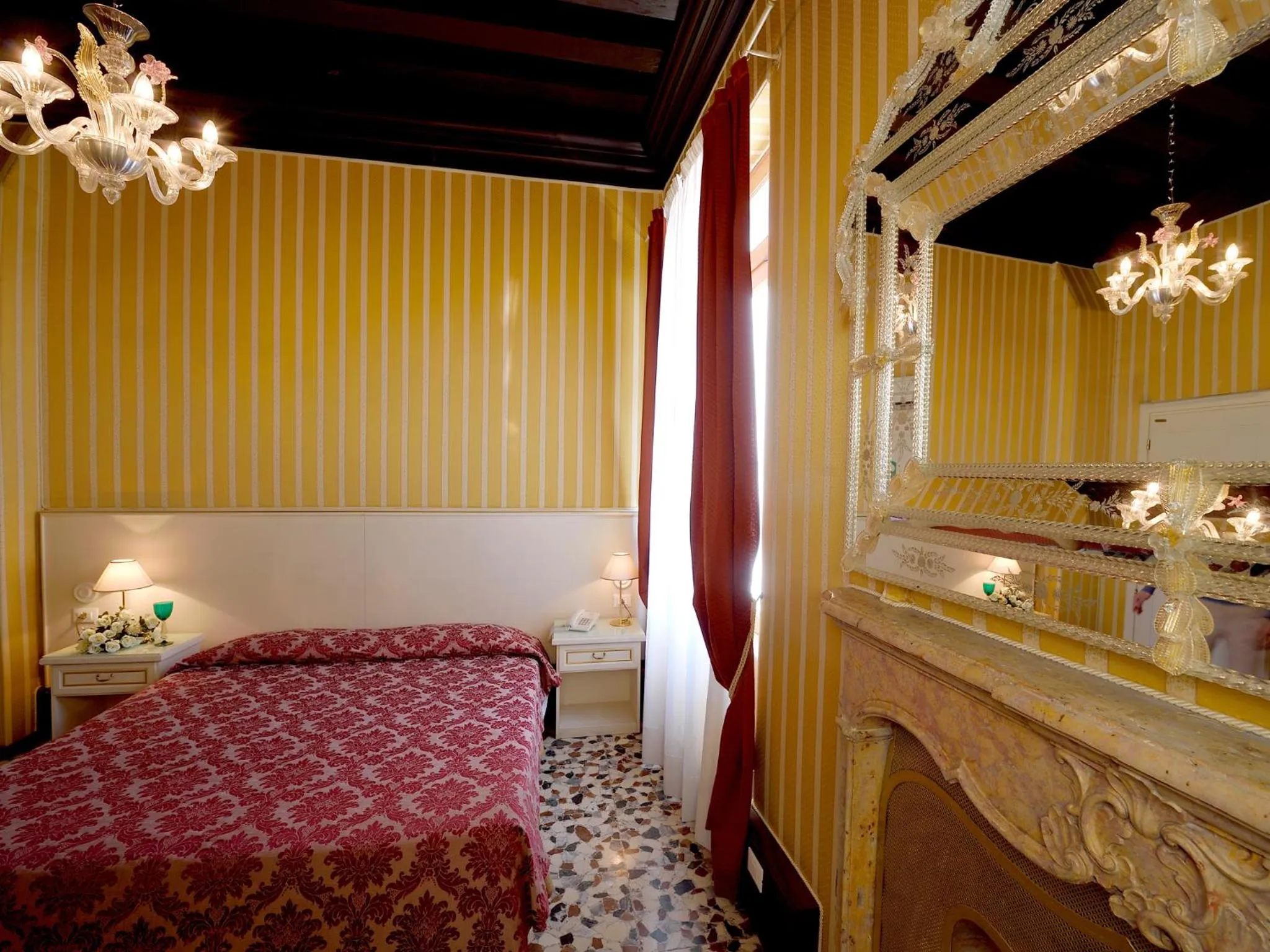Bedroom, Bed in Hotel Corte dei Greci