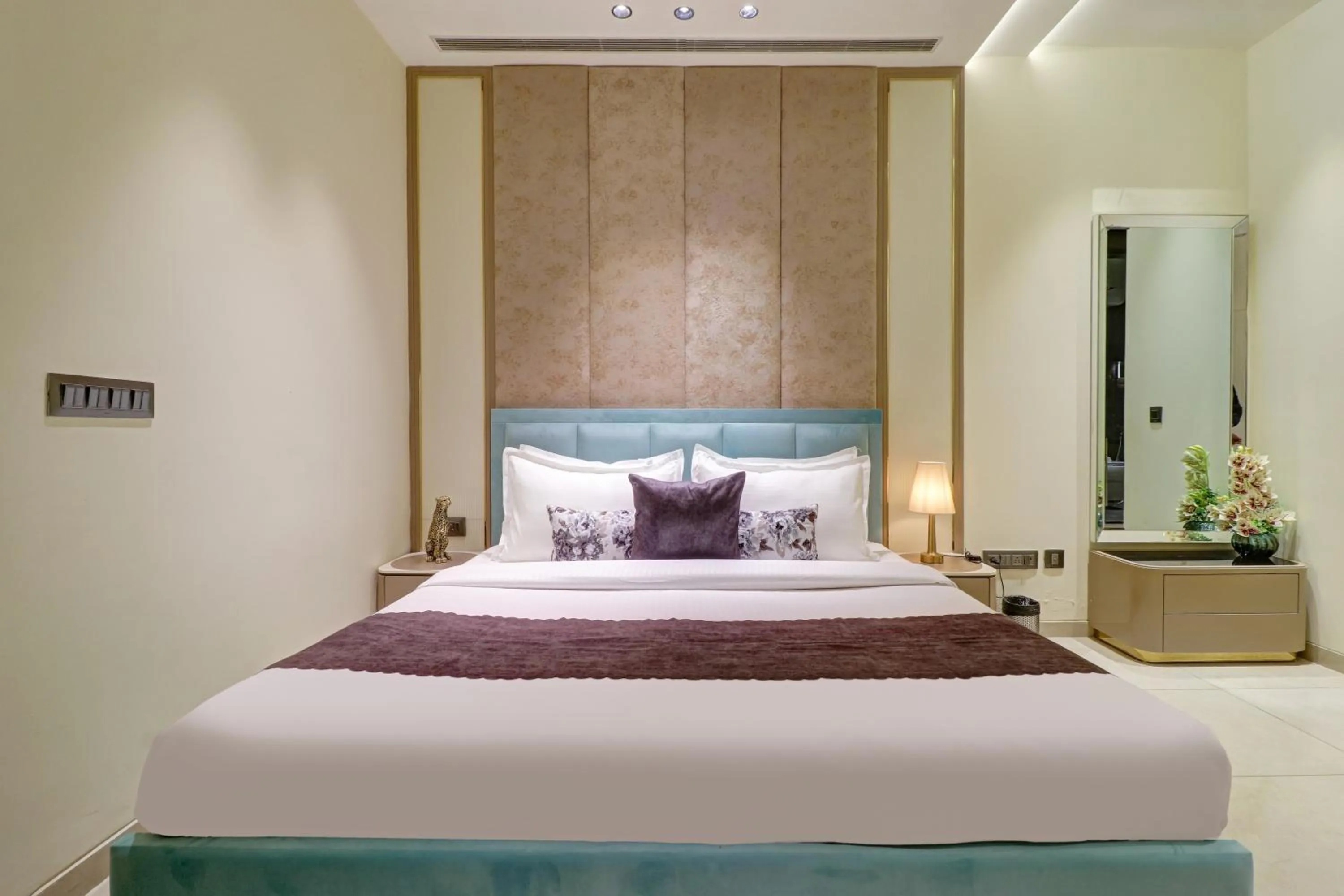 Bed in Saltstayz Trinity - Chandigarh Mohali