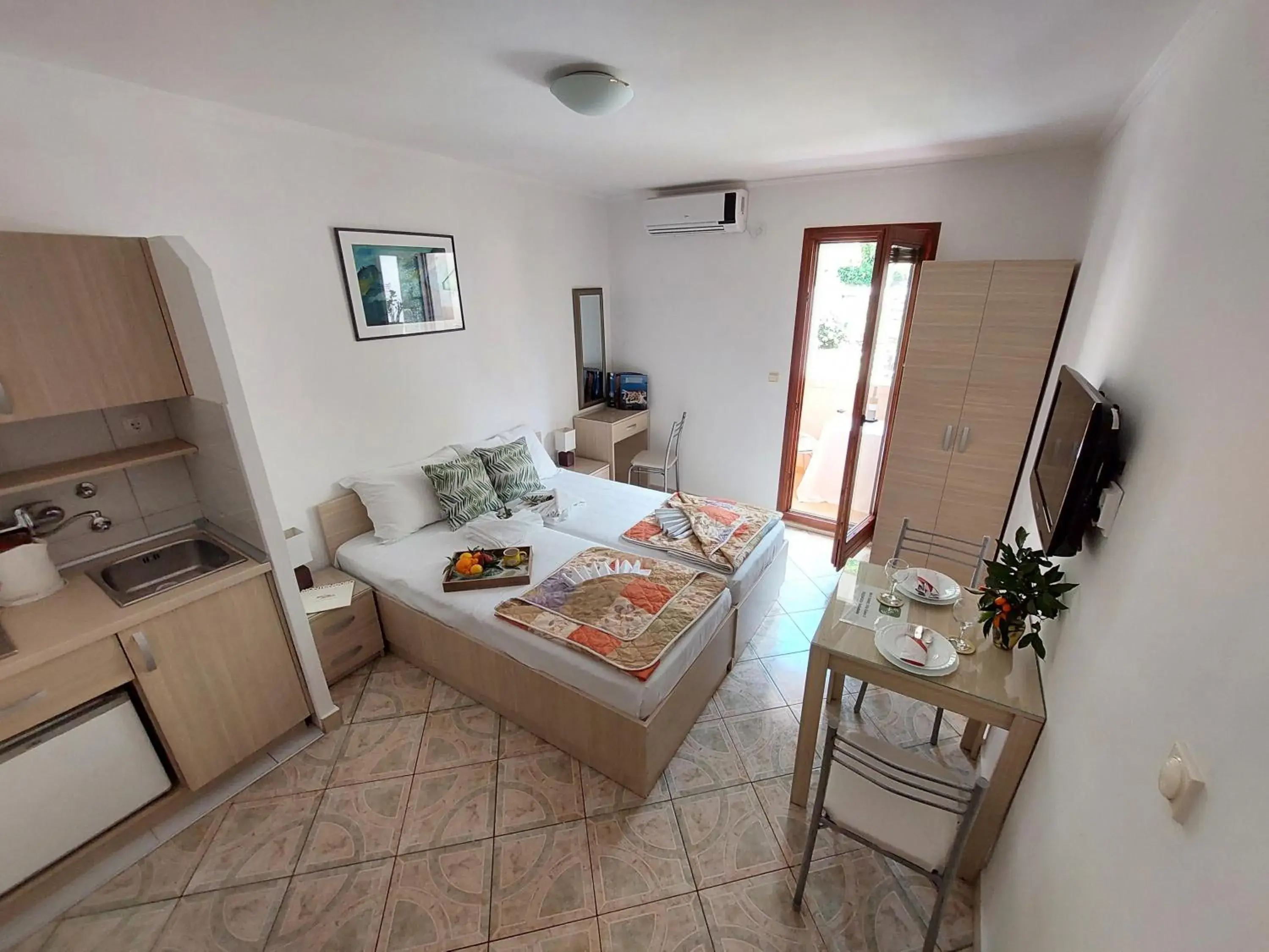 Double or Twin Studio with Balcony and Mountain View in Apartmani Dalex Double or Twin Studio with Balcony and Mountain View in Apartmani Dalex