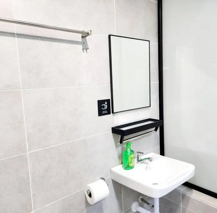 10 min to Subang Airport Free Wi-fi Carpark