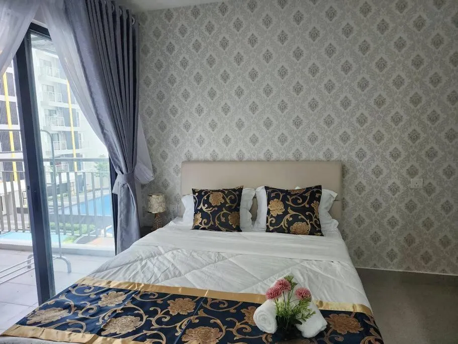 Bed in 10 min to Subang Airport Free Wi-fi Carpark