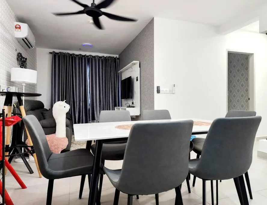 10 min to Subang Airport Free Wi-fi Carpark