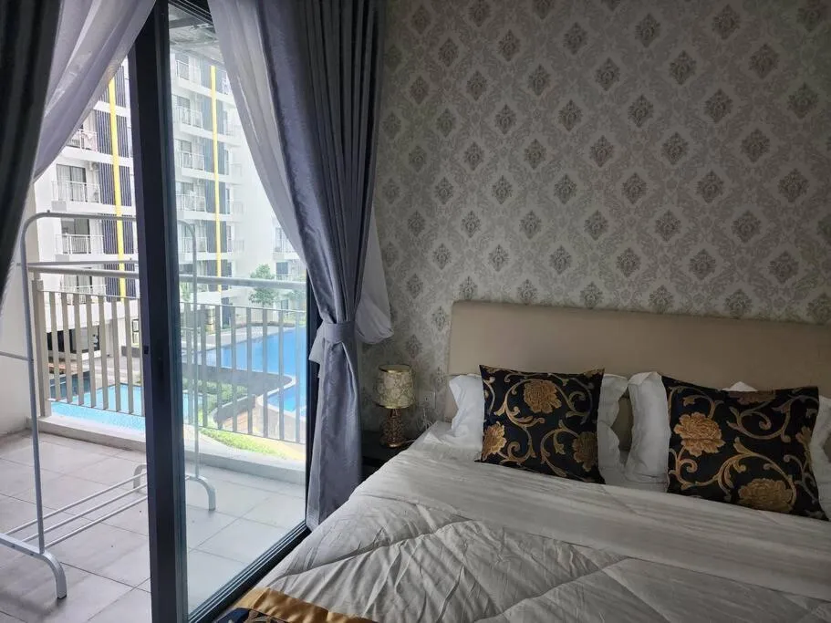 Bed in 10 min to Subang Airport Free Wi-fi Carpark