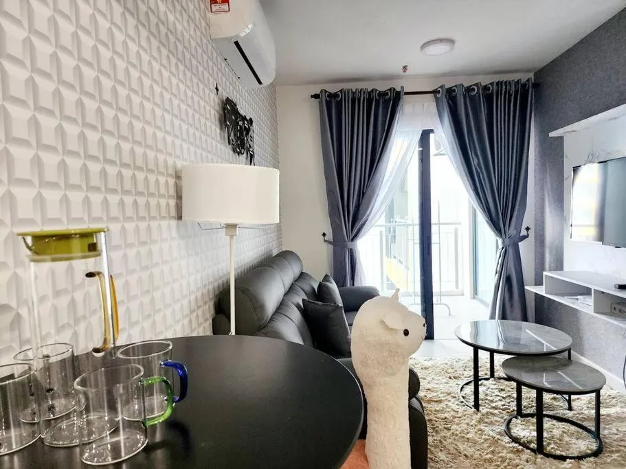 10 min to Subang Airport Free Wi-fi Carpark