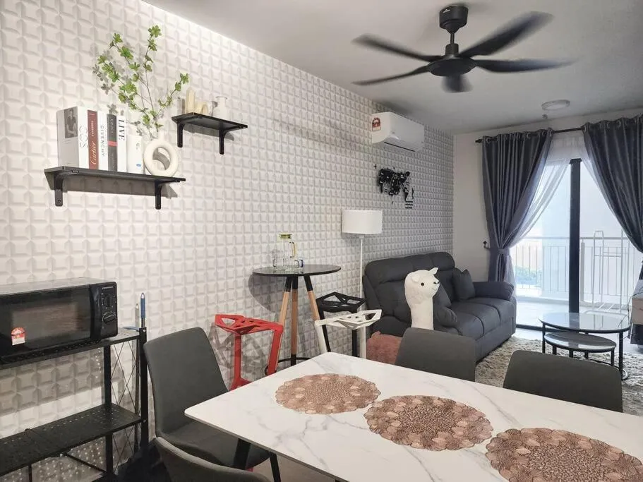 10 min to Subang Airport Free Wi-fi Carpark