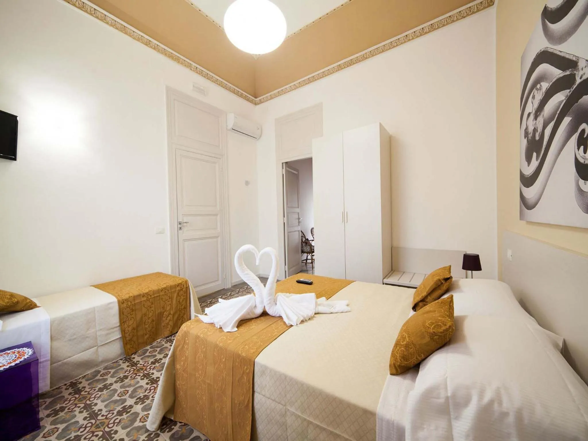 Photo of the whole room, Bed in Belle Epoque B&B