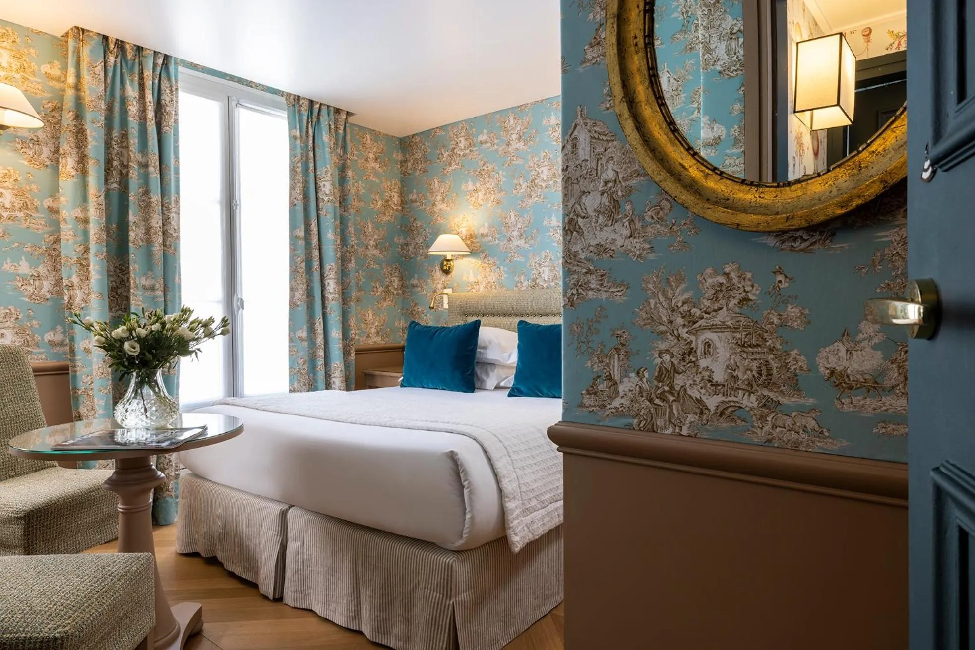 Bed in Hotel du Champ de Mars