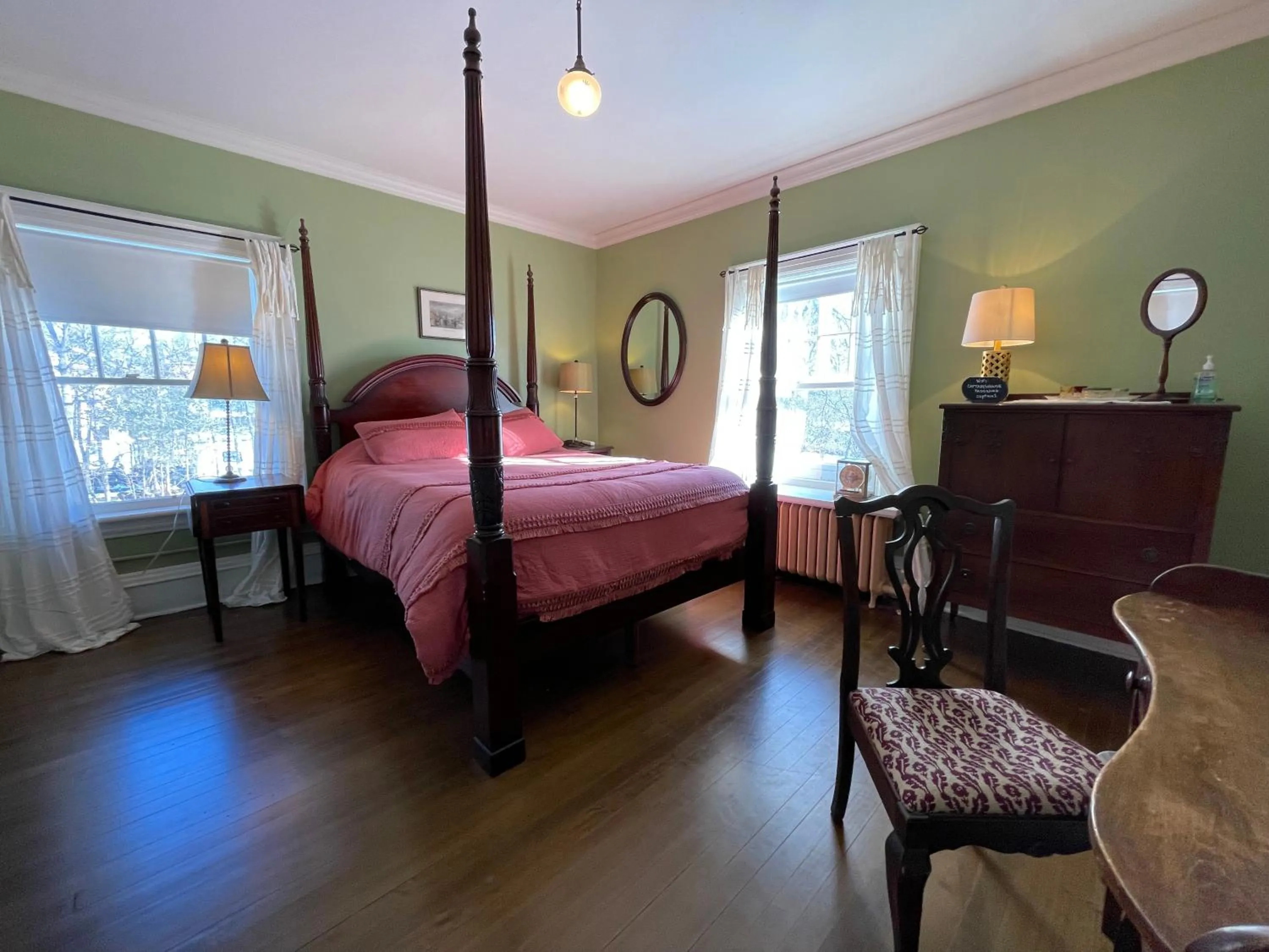 Photo of the whole room, Bed in The Captain's House heritage bed & breakfast