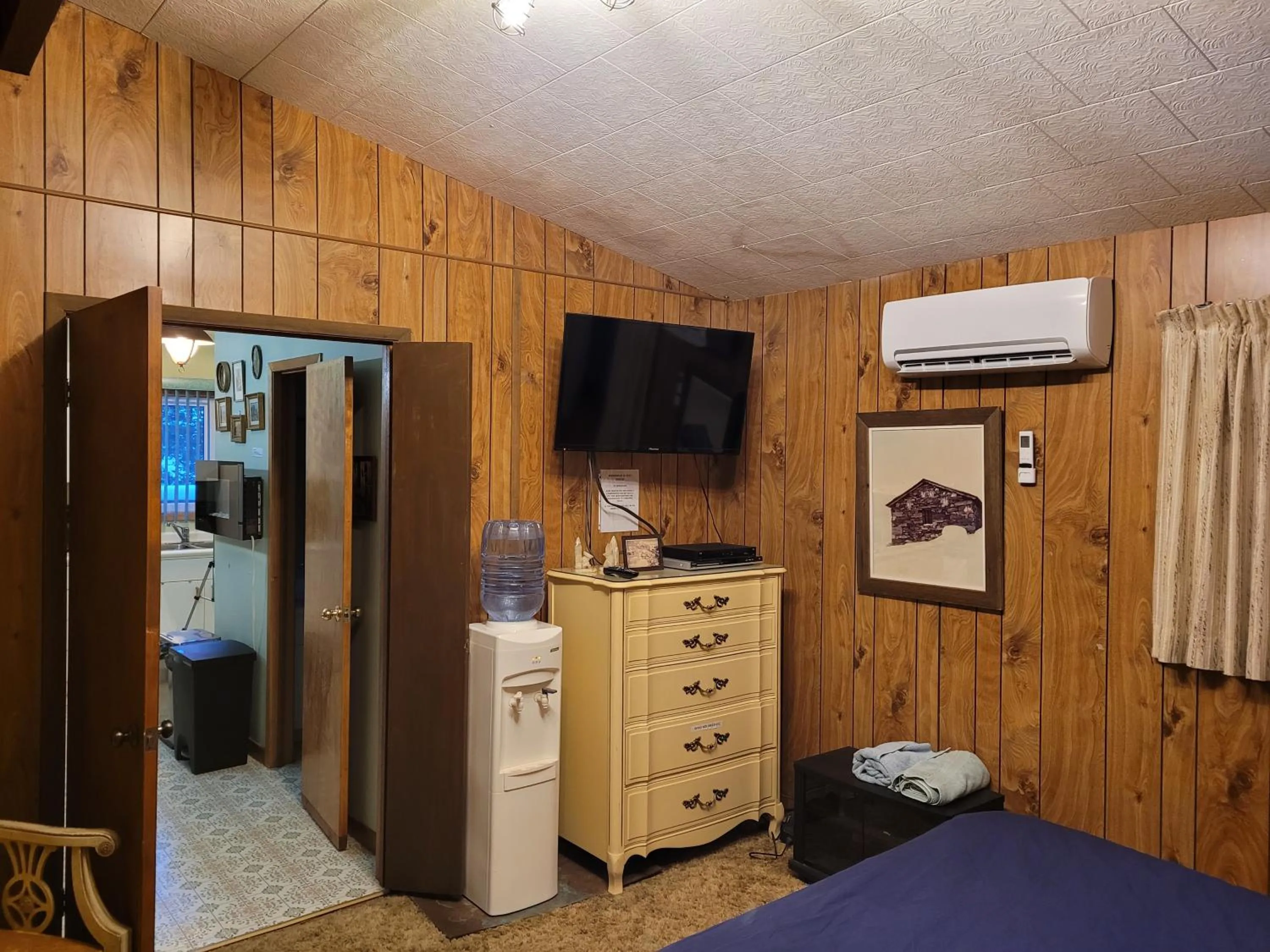 Bed in Bowering Lodge