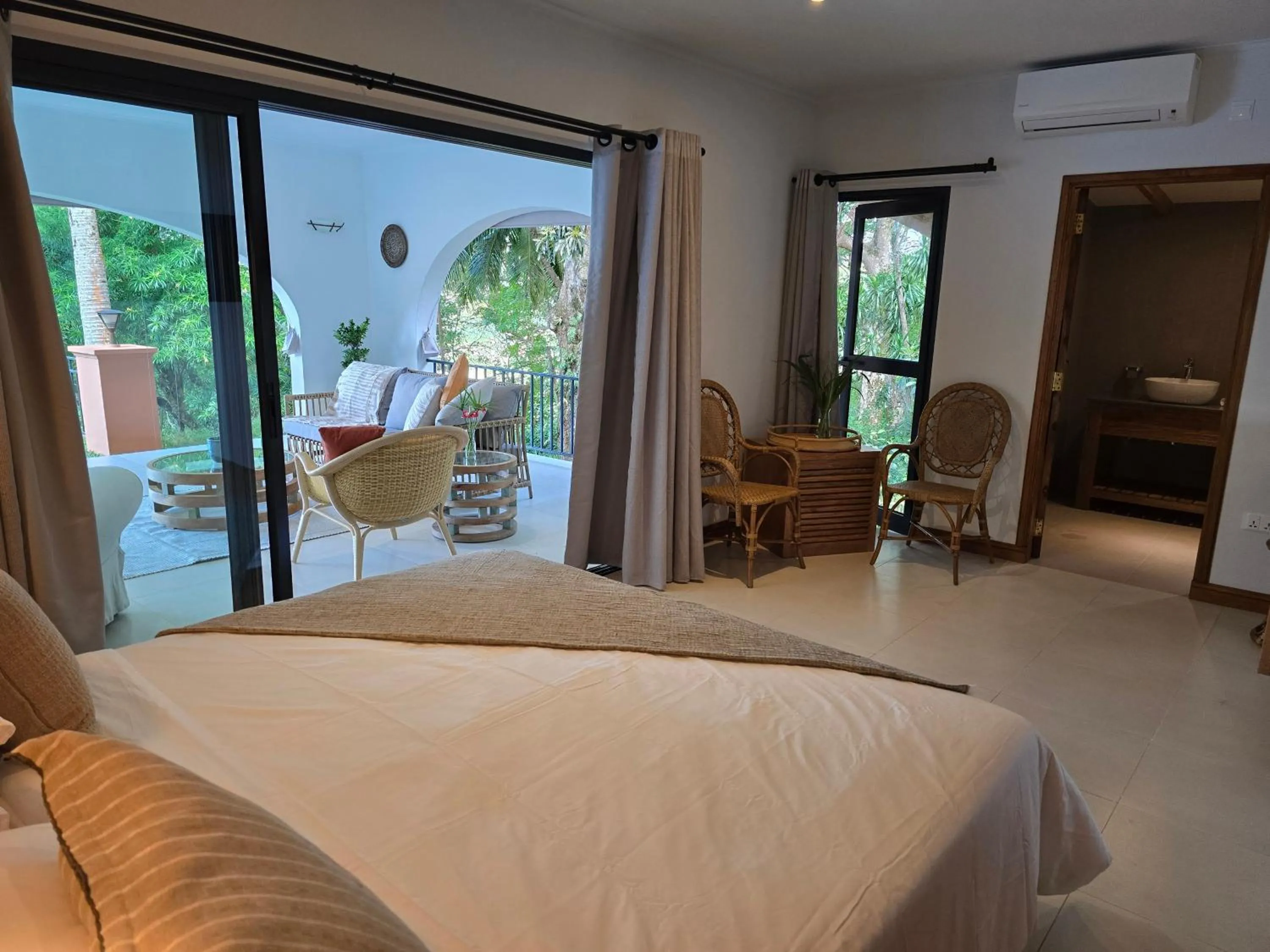 Bed in Cote Cedres