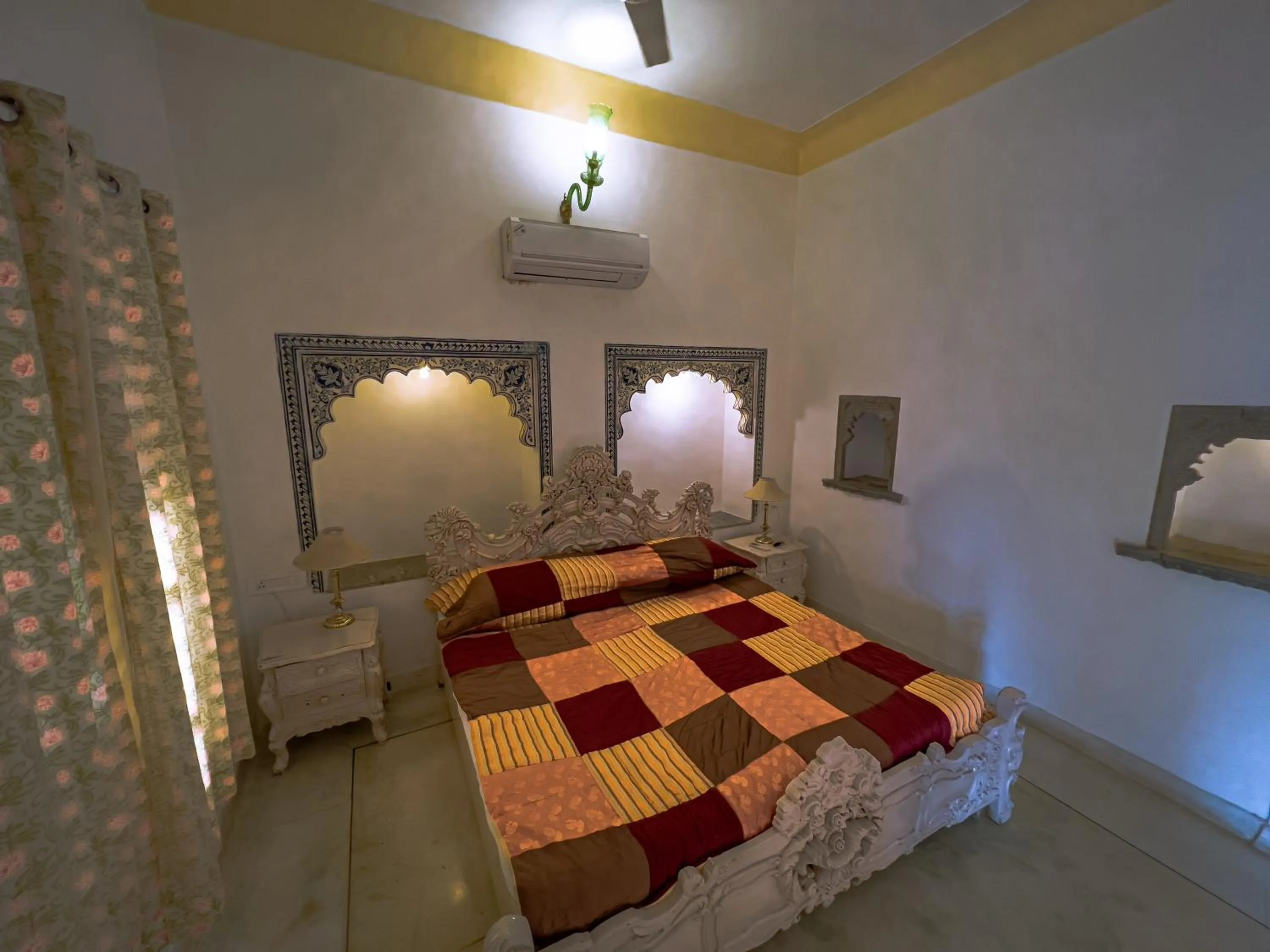 Bedroom in Hotel Castle Bijaipur