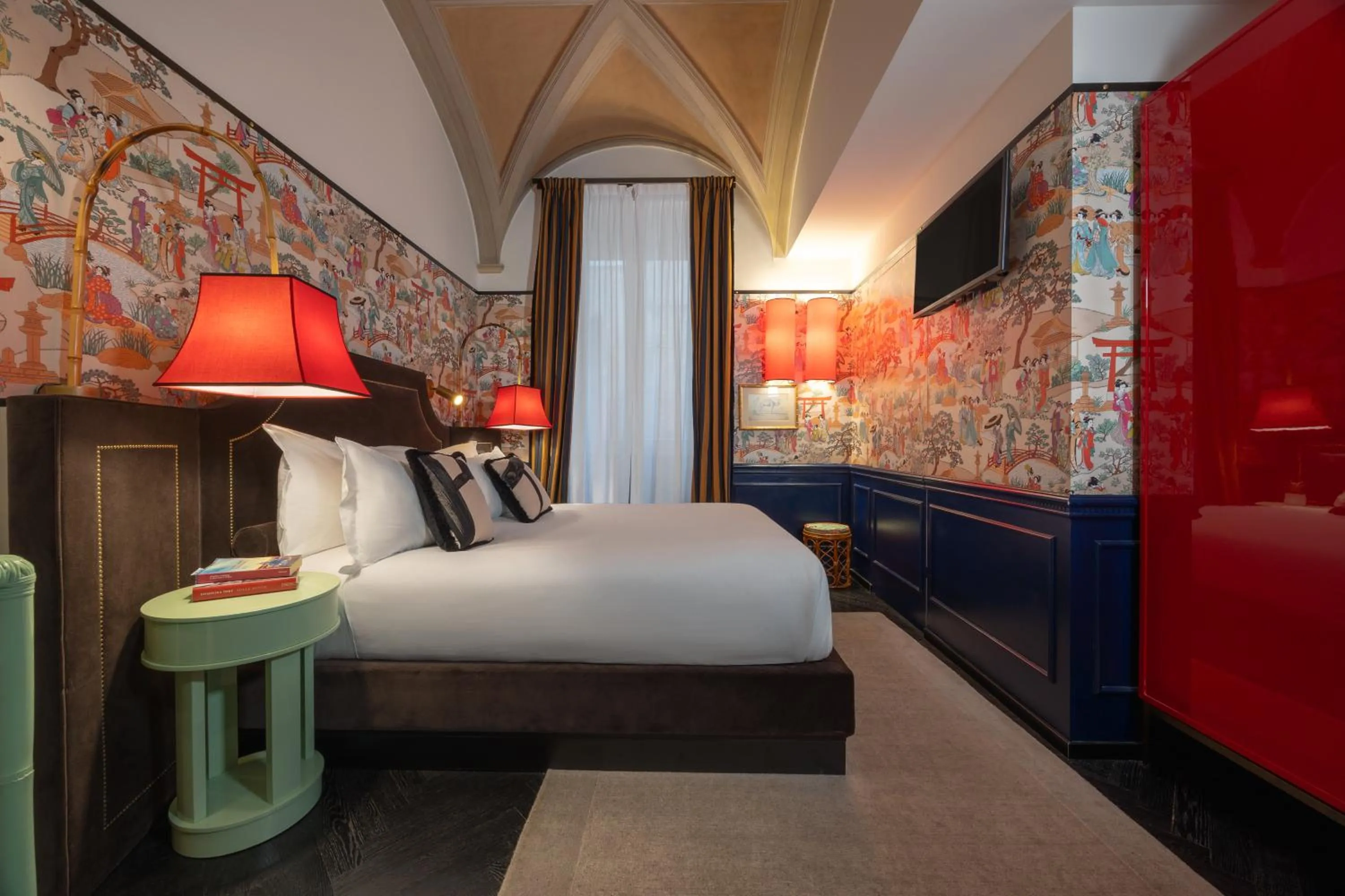 Photo of the whole room, Bed in V Collection Condotti