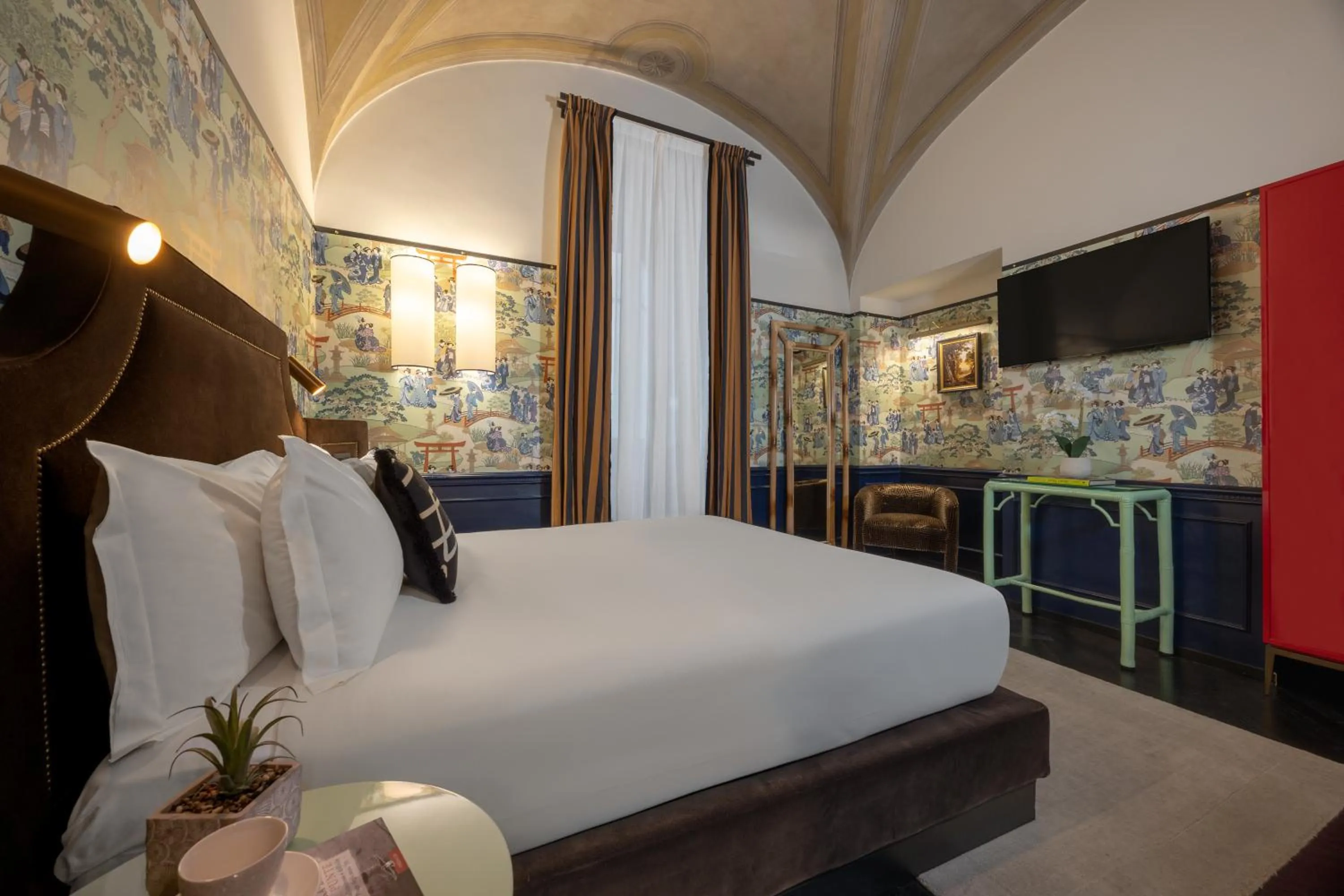 Photo of the whole room, Bed in V Collection Condotti