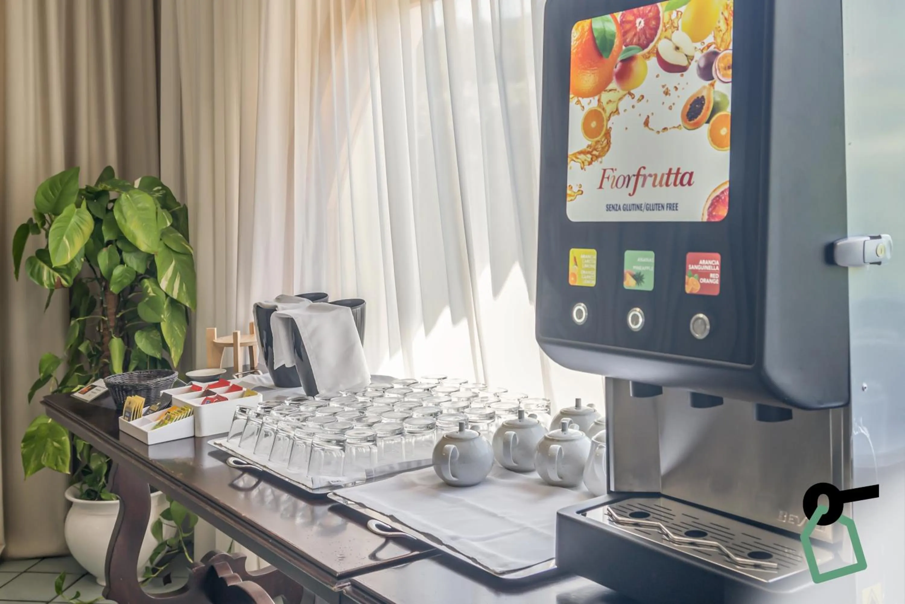 Coffee/tea facilities in Hotiday Cefalù Mazzaforno