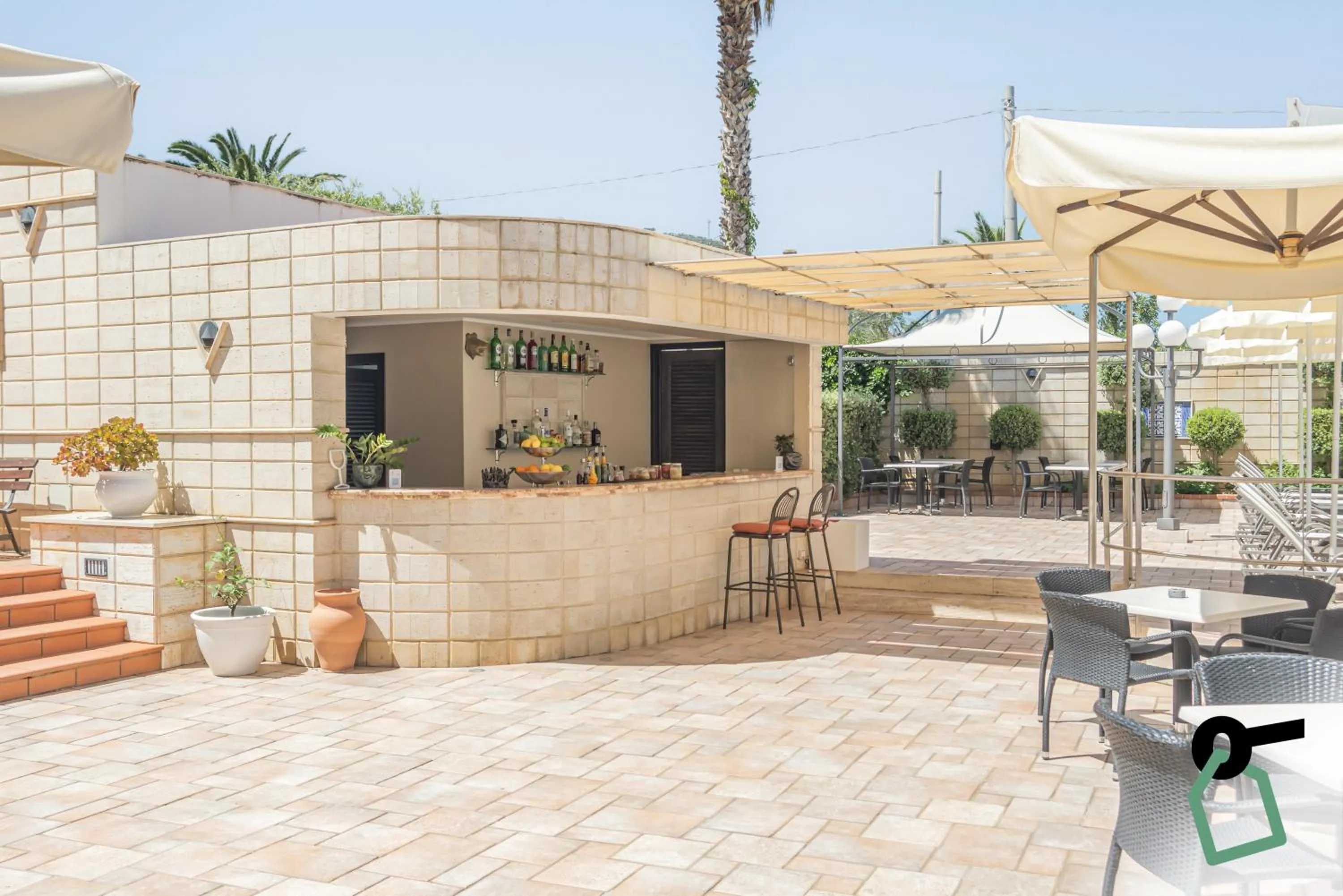 Restaurant/places to eat in Hotiday Cefalù Mazzaforno