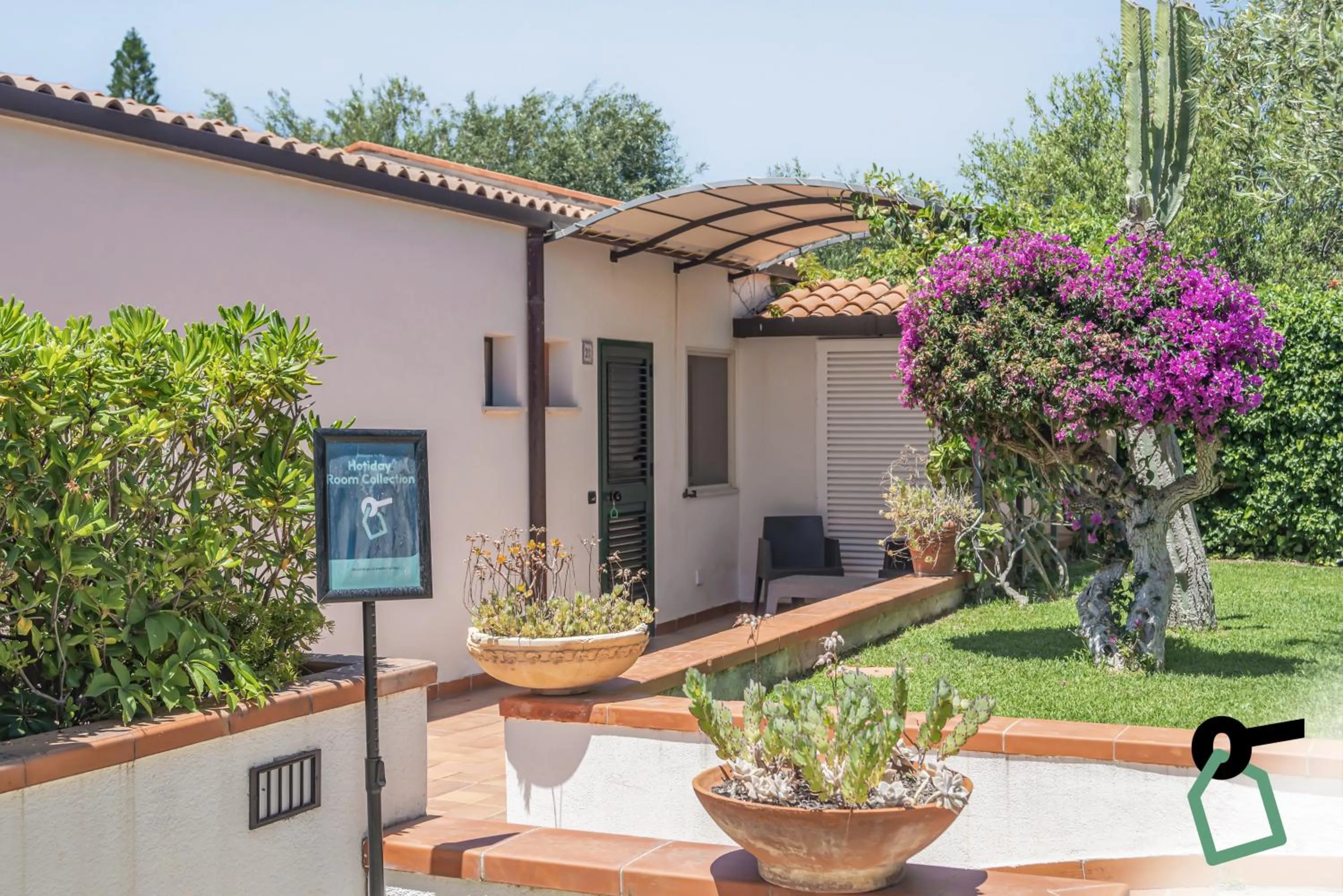 Property building in Hotiday Cefalù Mazzaforno