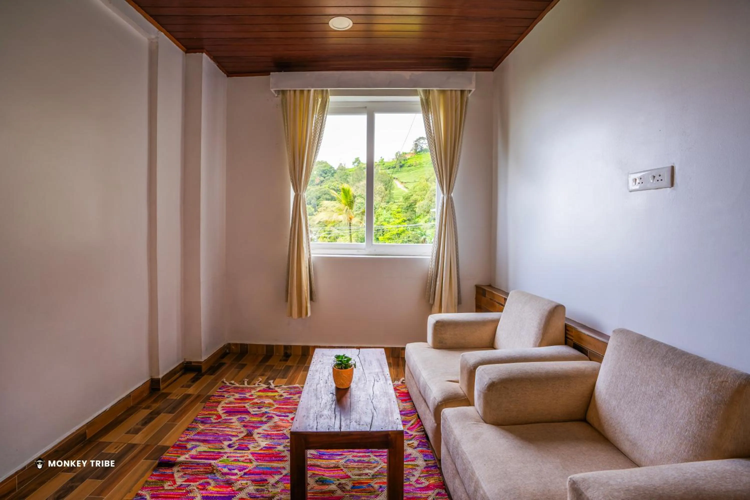 Bed in Monkey Tribe Munnar