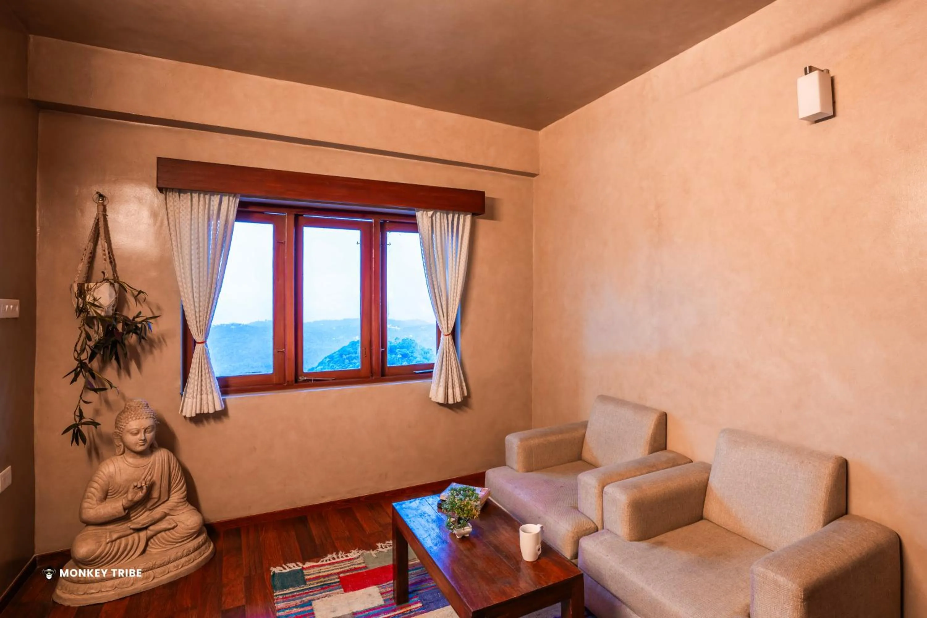 Bed in Monkey Tribe Munnar