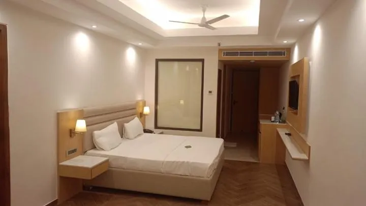 Bed in Click collection Lucknow